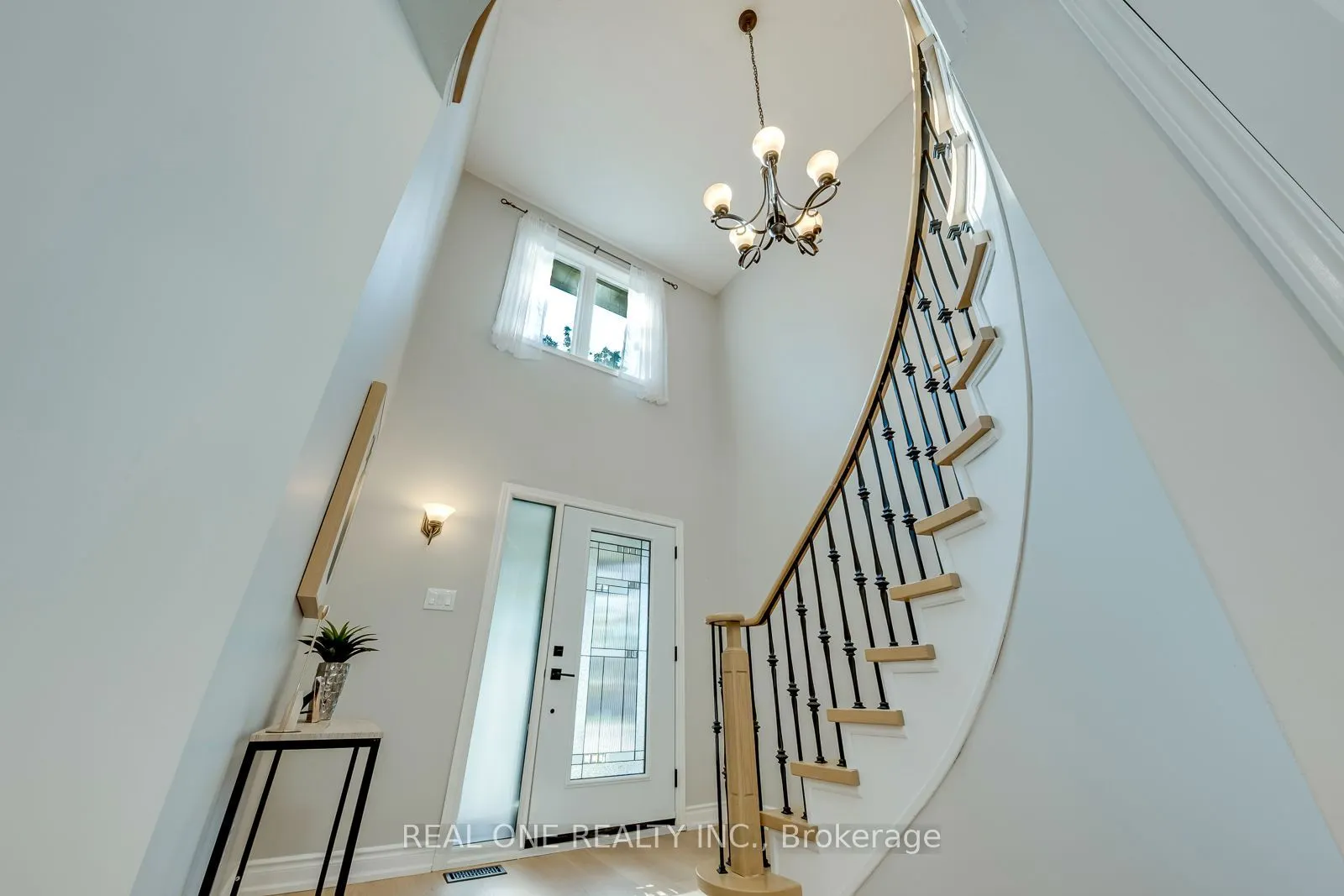 403 Parkridge Crescent