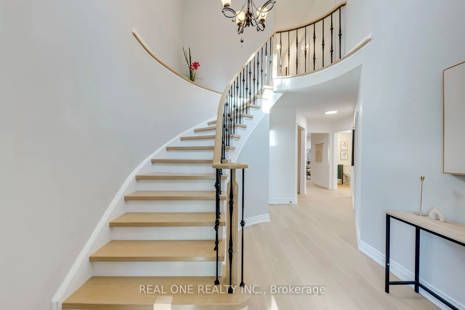 403 Parkridge Crescent