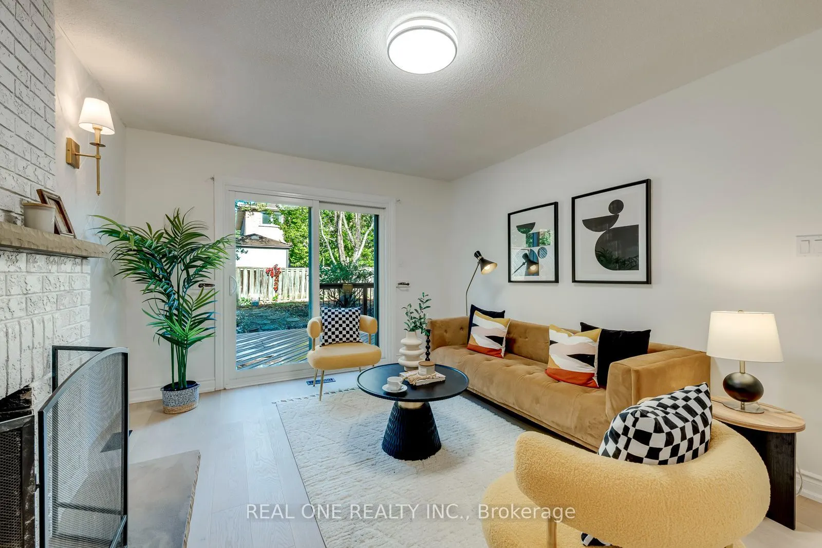 403 Parkridge Crescent