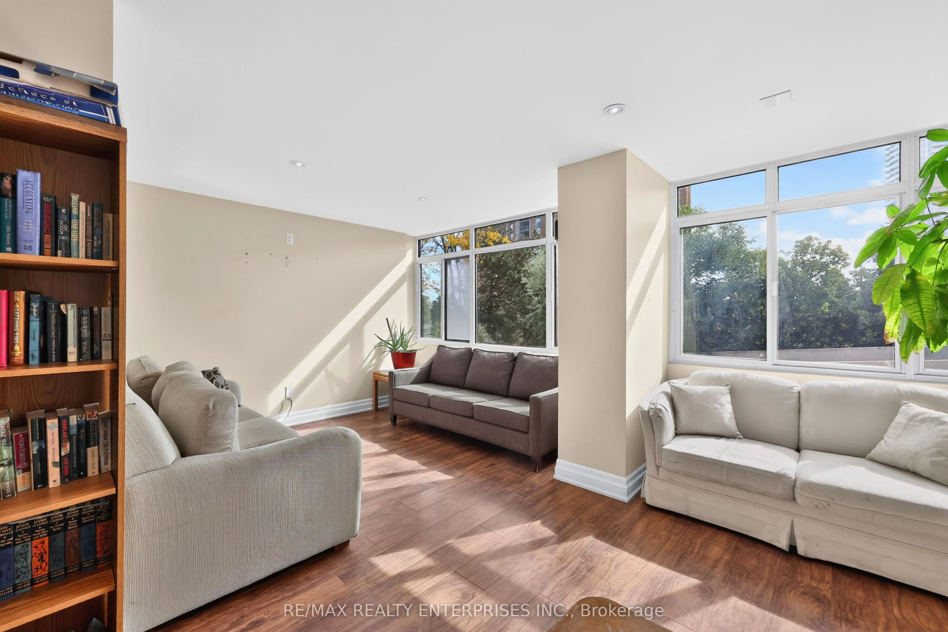 50 Elm Drive E #610