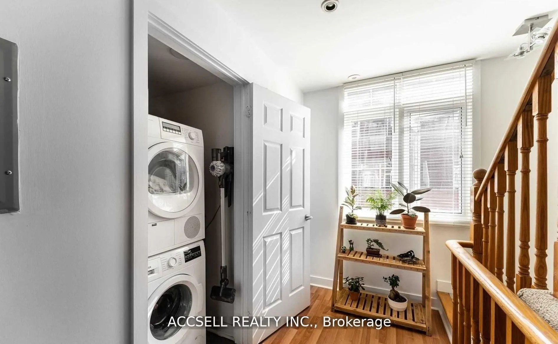 3400 Lake Shore Boulevard W #29