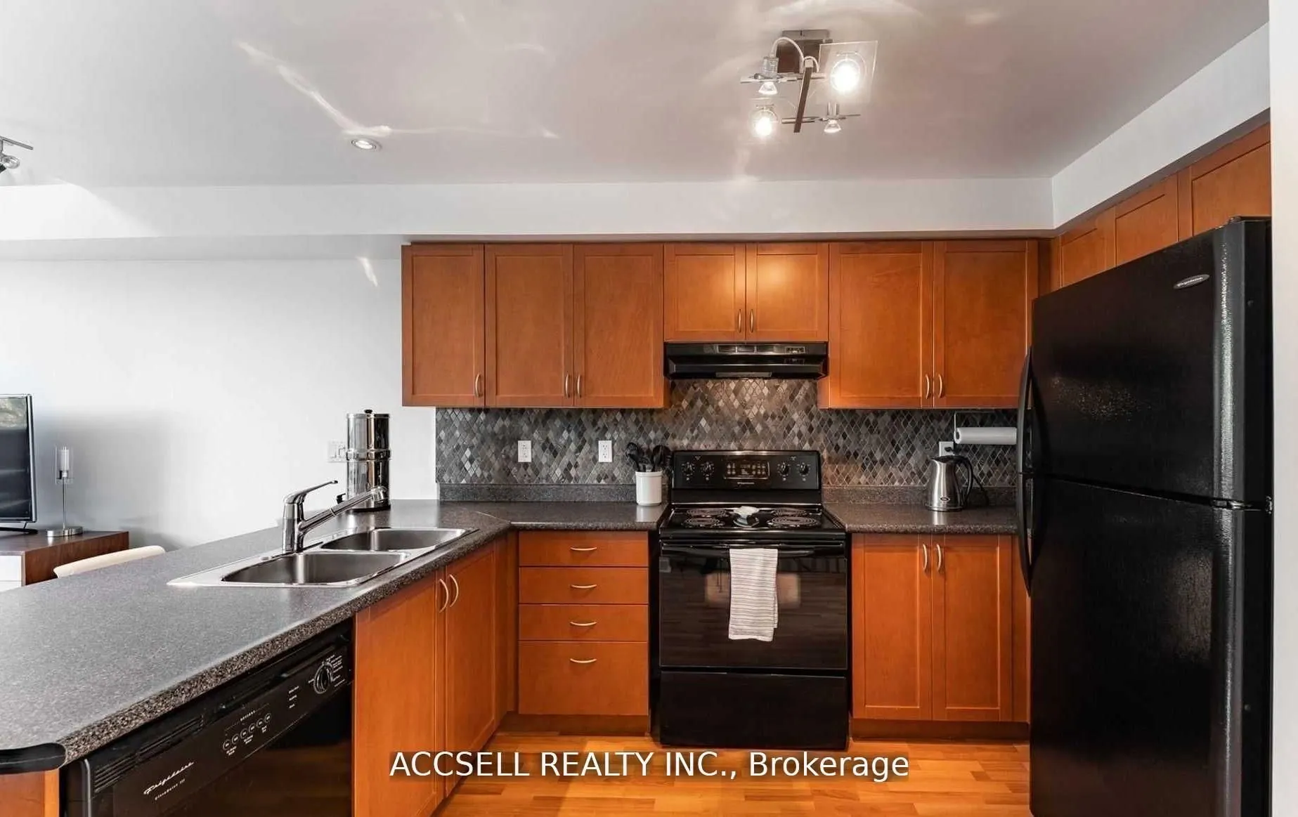 3400 Lake Shore Boulevard W #29