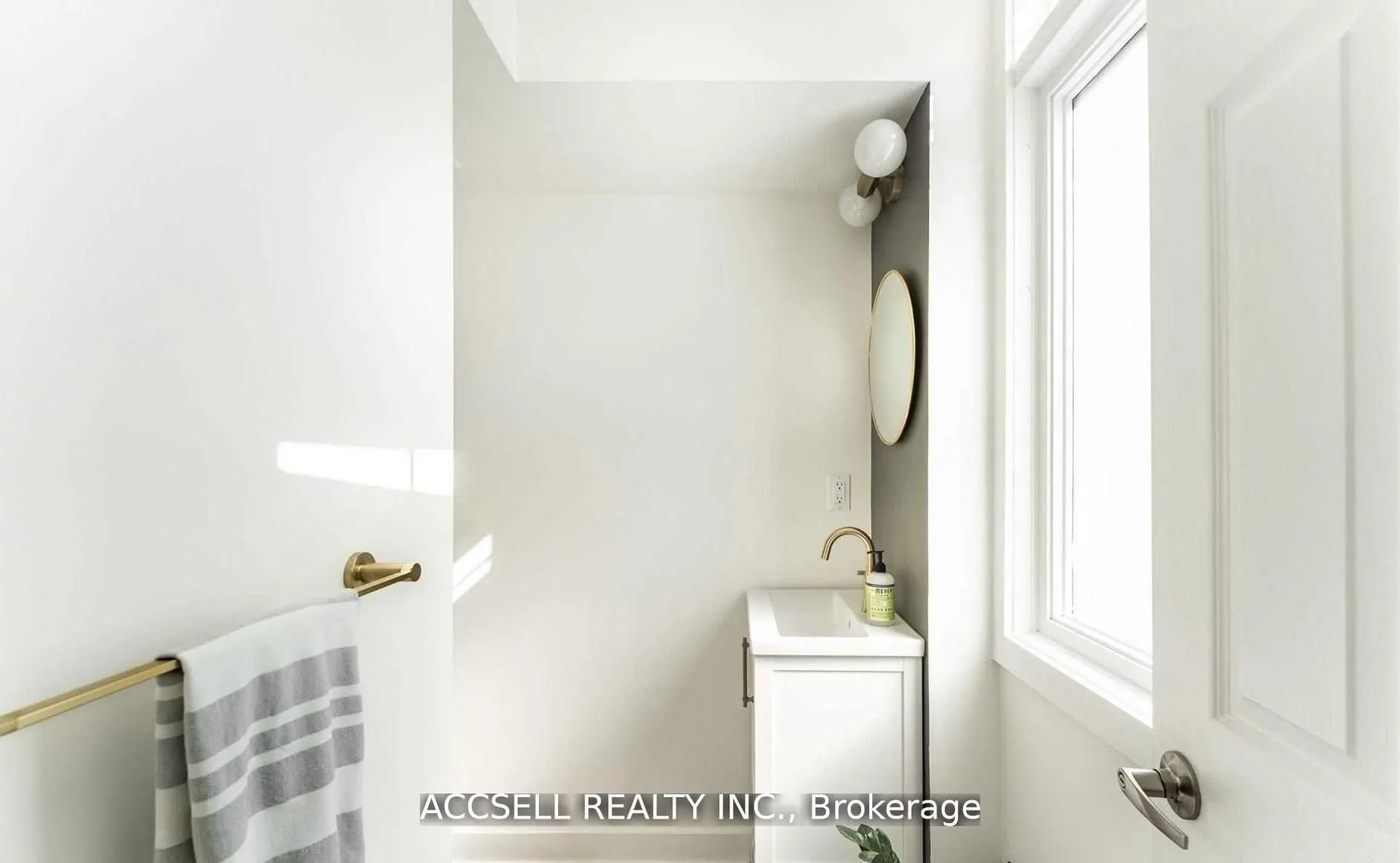 3400 Lake Shore Boulevard W #29