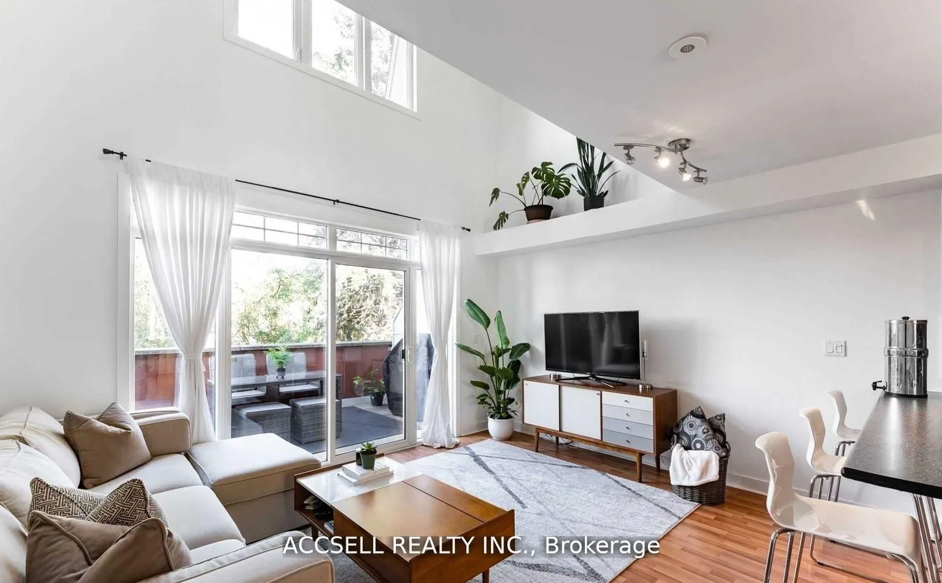 3400 Lake Shore Boulevard W #29