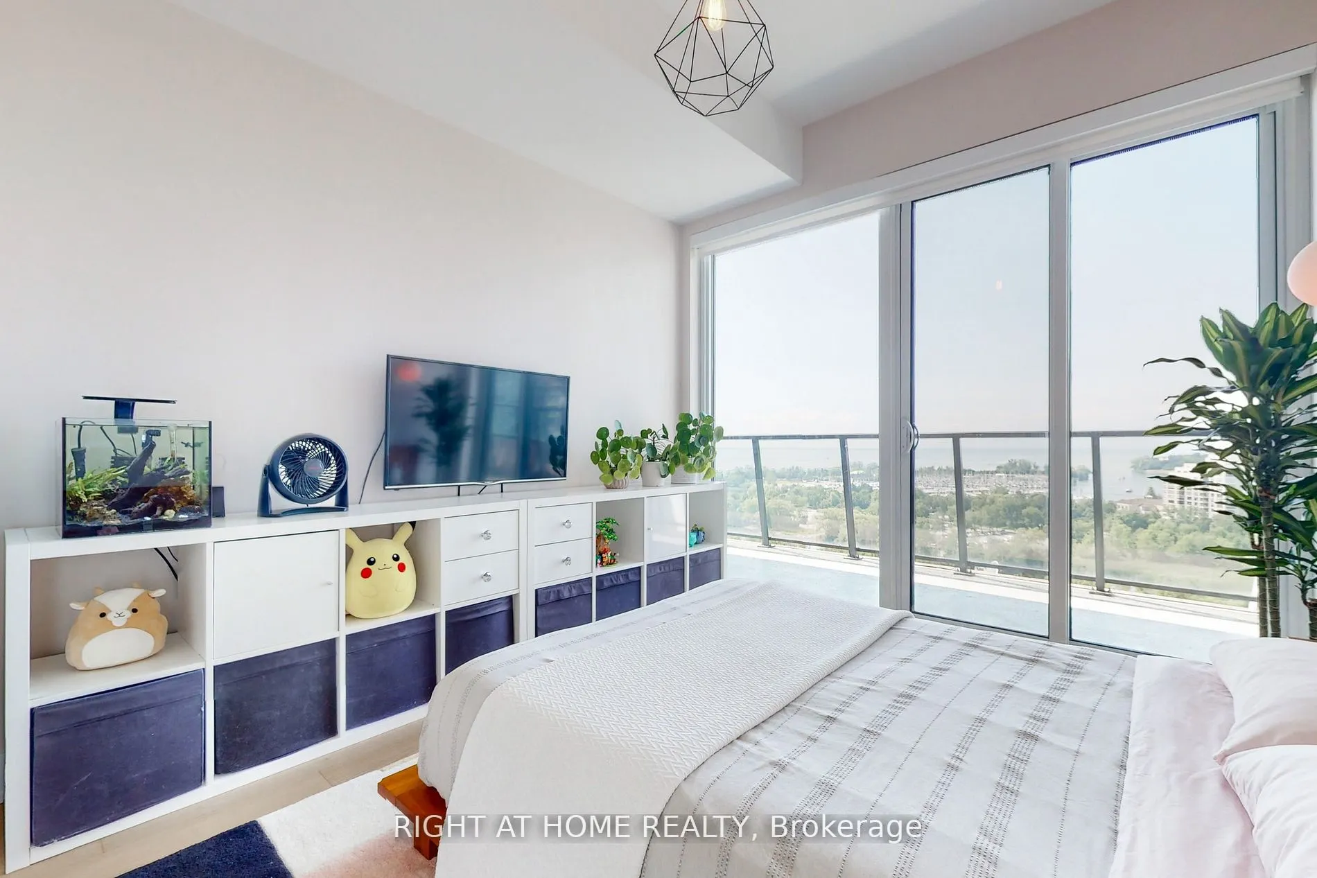 30 Shore Breeze Drive #1318