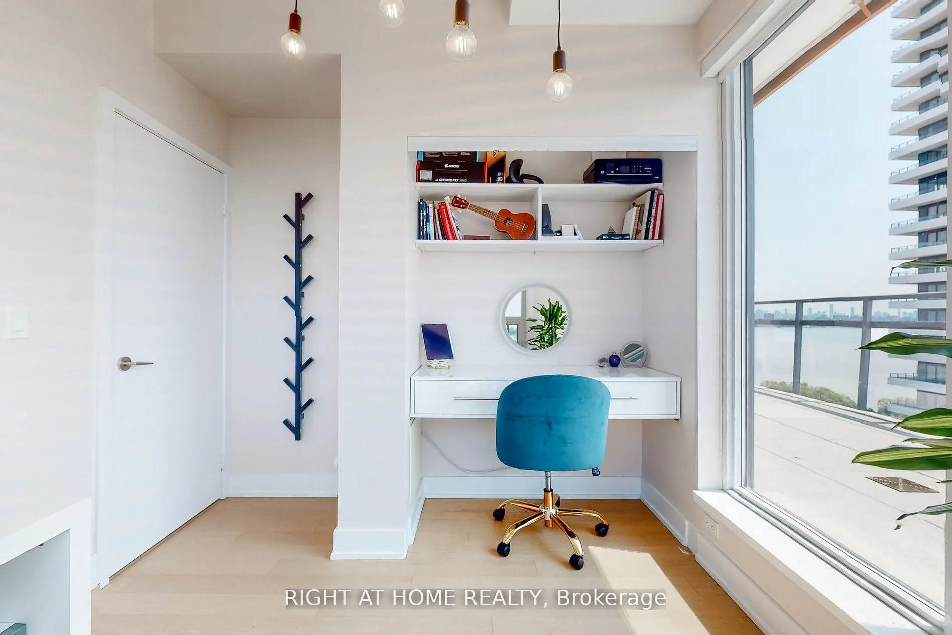 30 Shore Breeze Drive #1318
