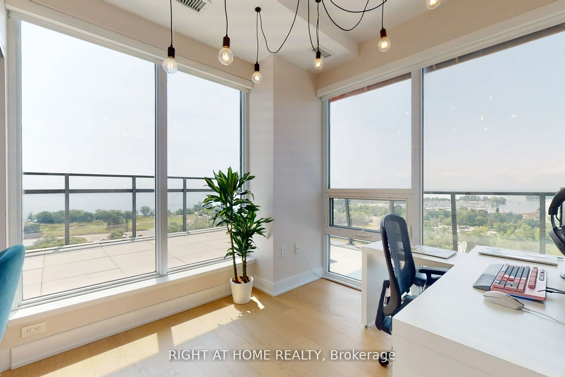 30 Shore Breeze Drive #1318
