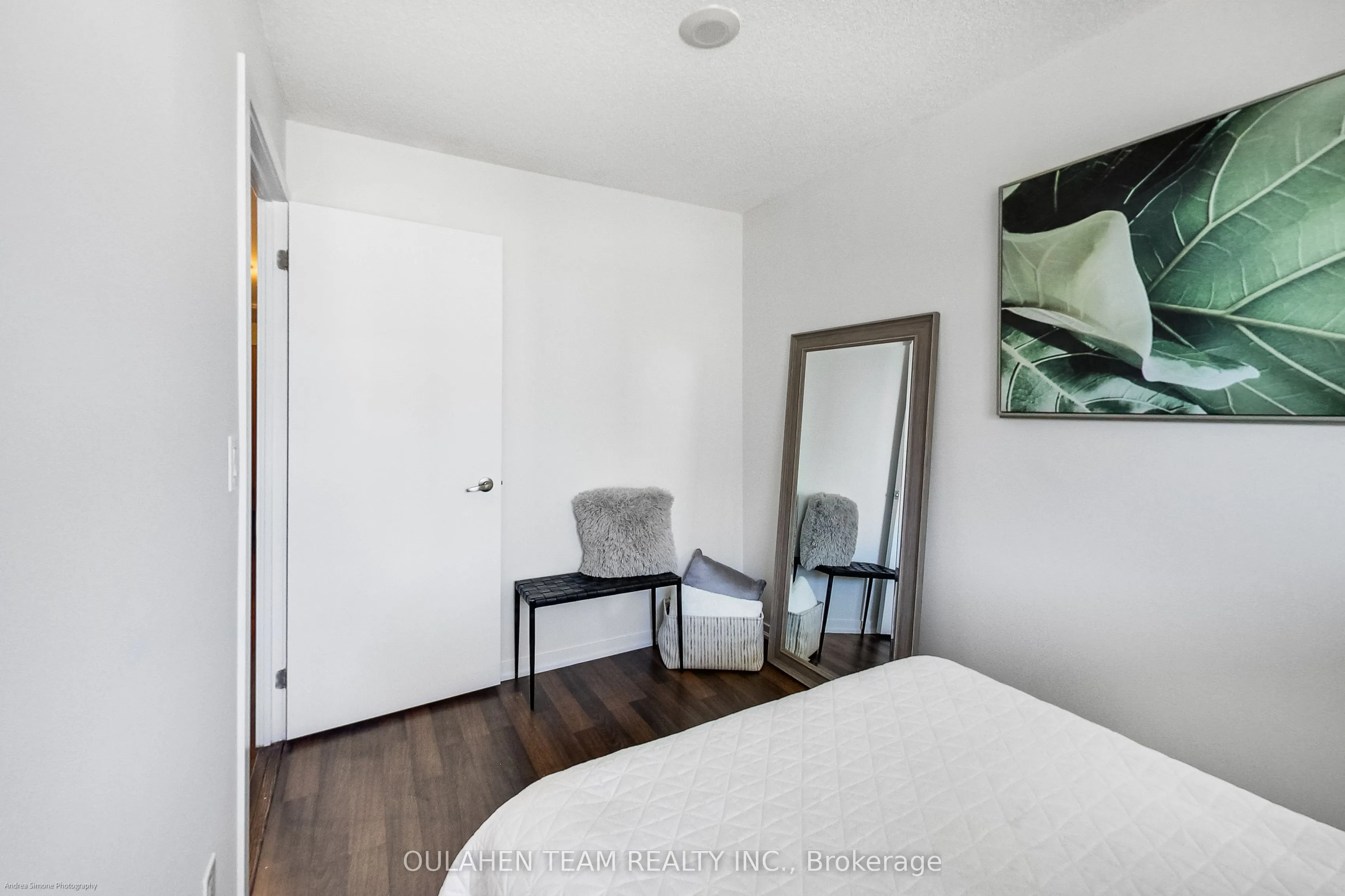 38 Joe Shuster Way #1220