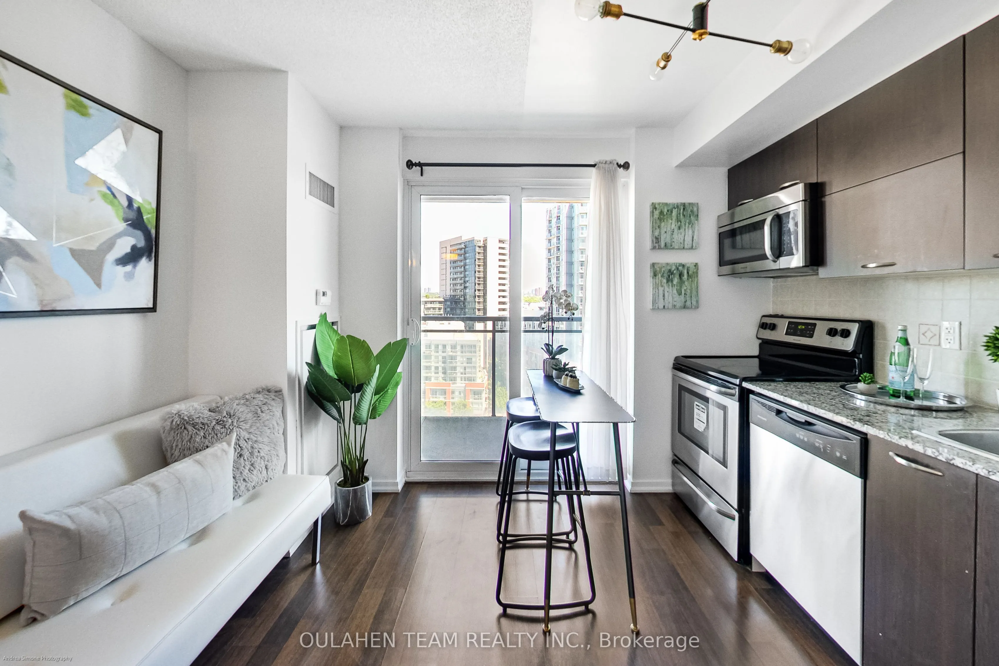 38 Joe Shuster Way #1220