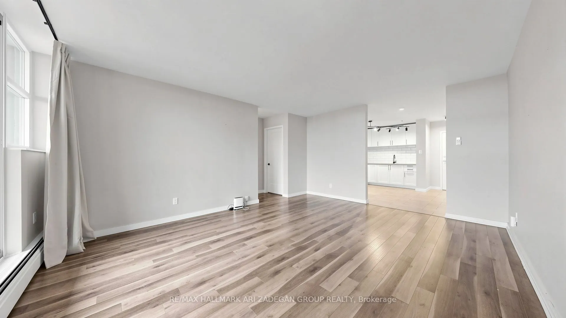 975 Warwick Court #1406