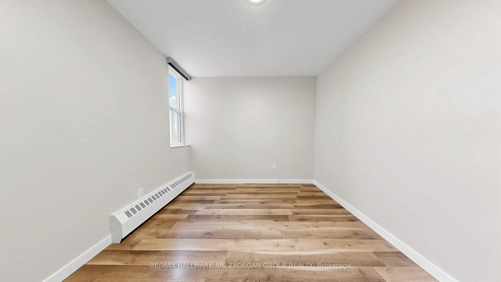 975 Warwick Court #1406