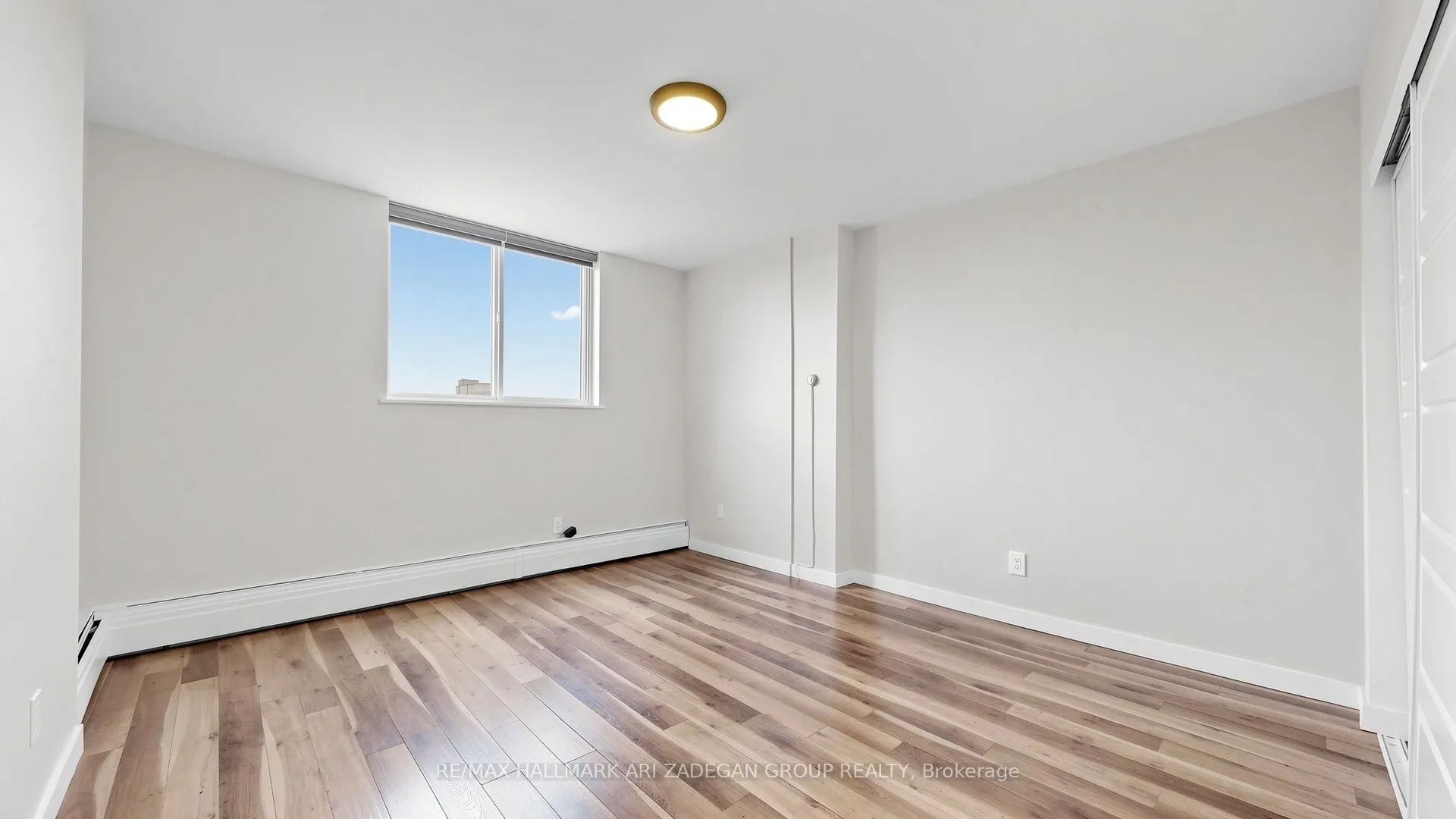 975 Warwick Court #1406