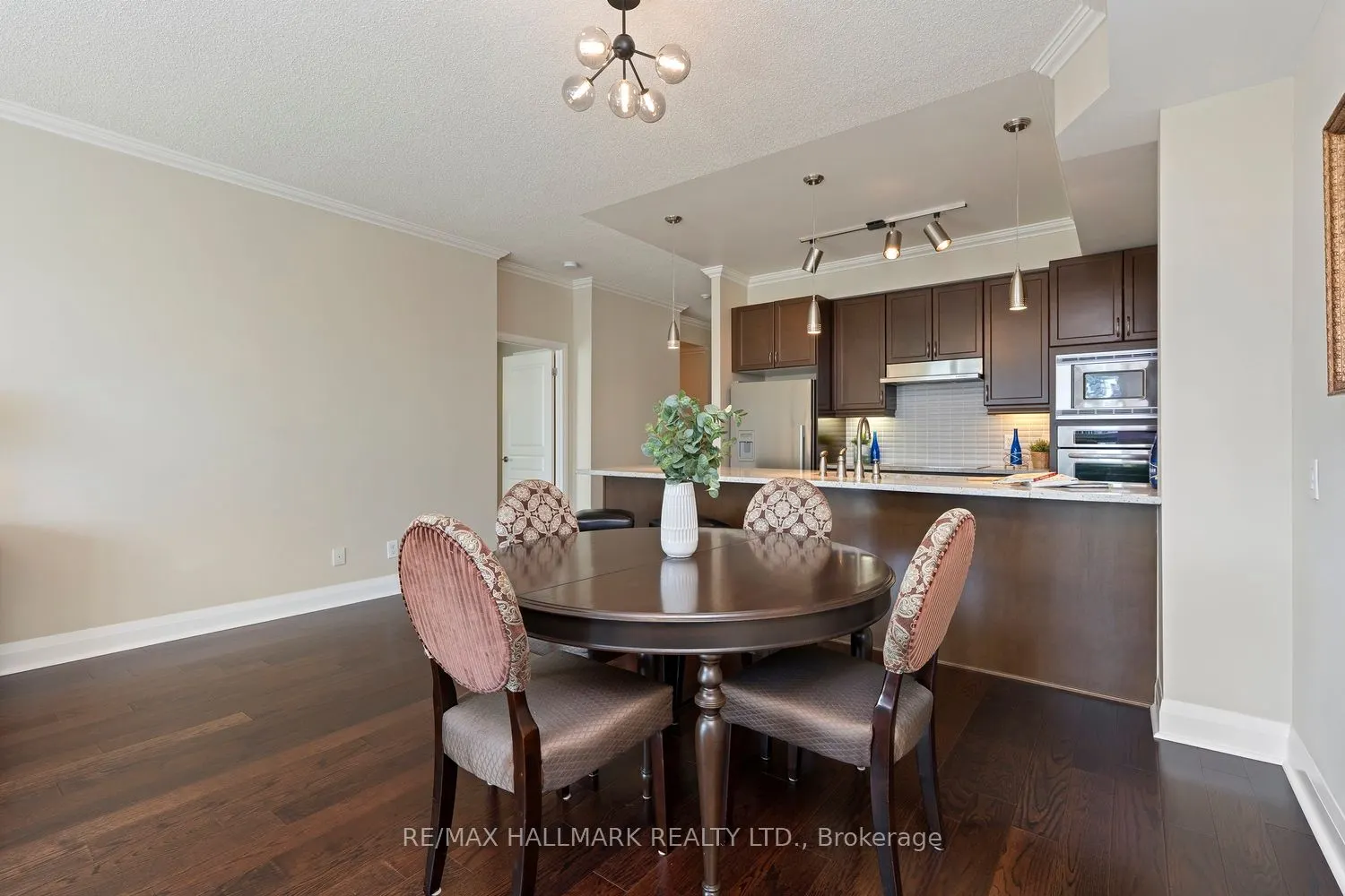 1 Hurontario Street #601