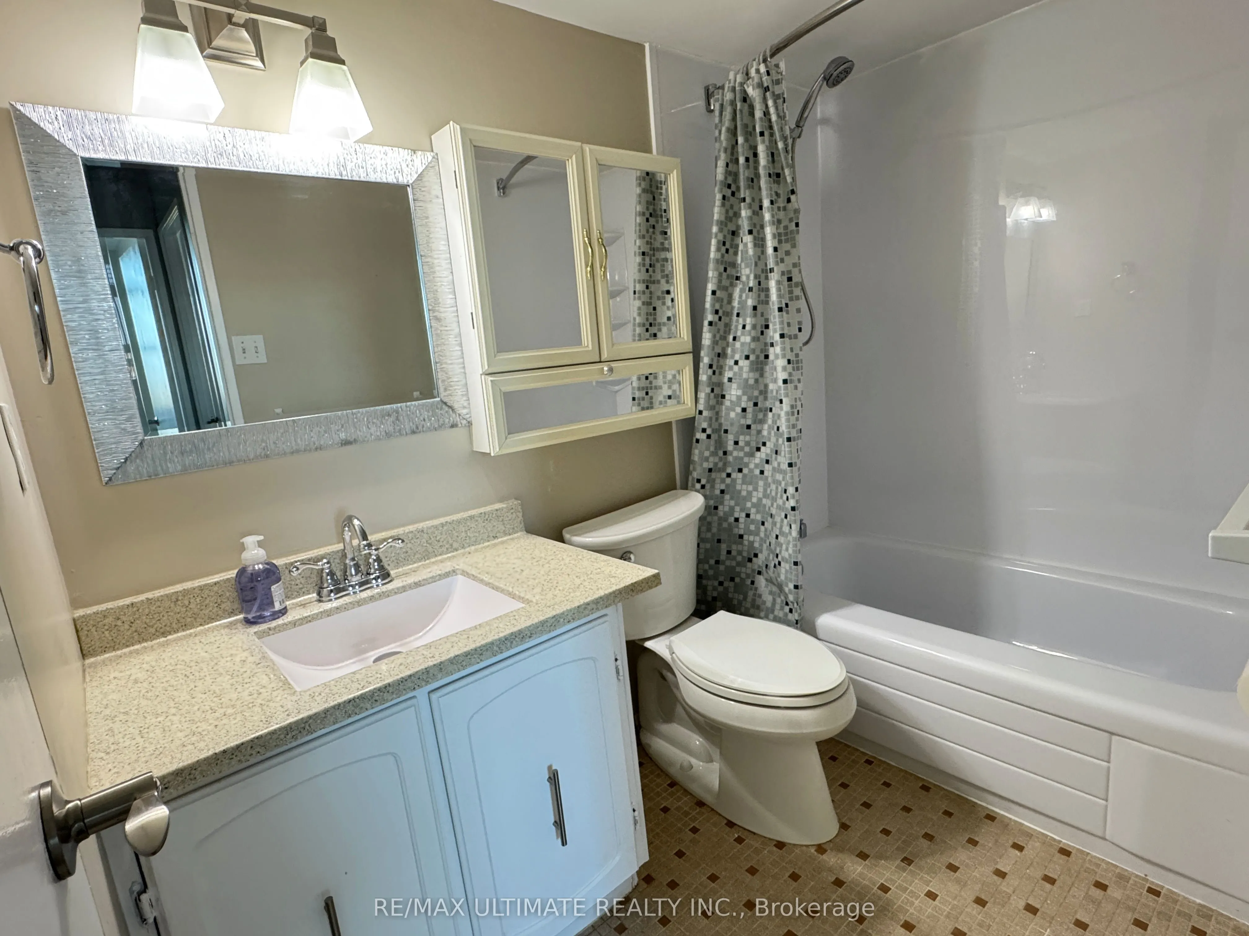 966 Inverhouse Drive #1004