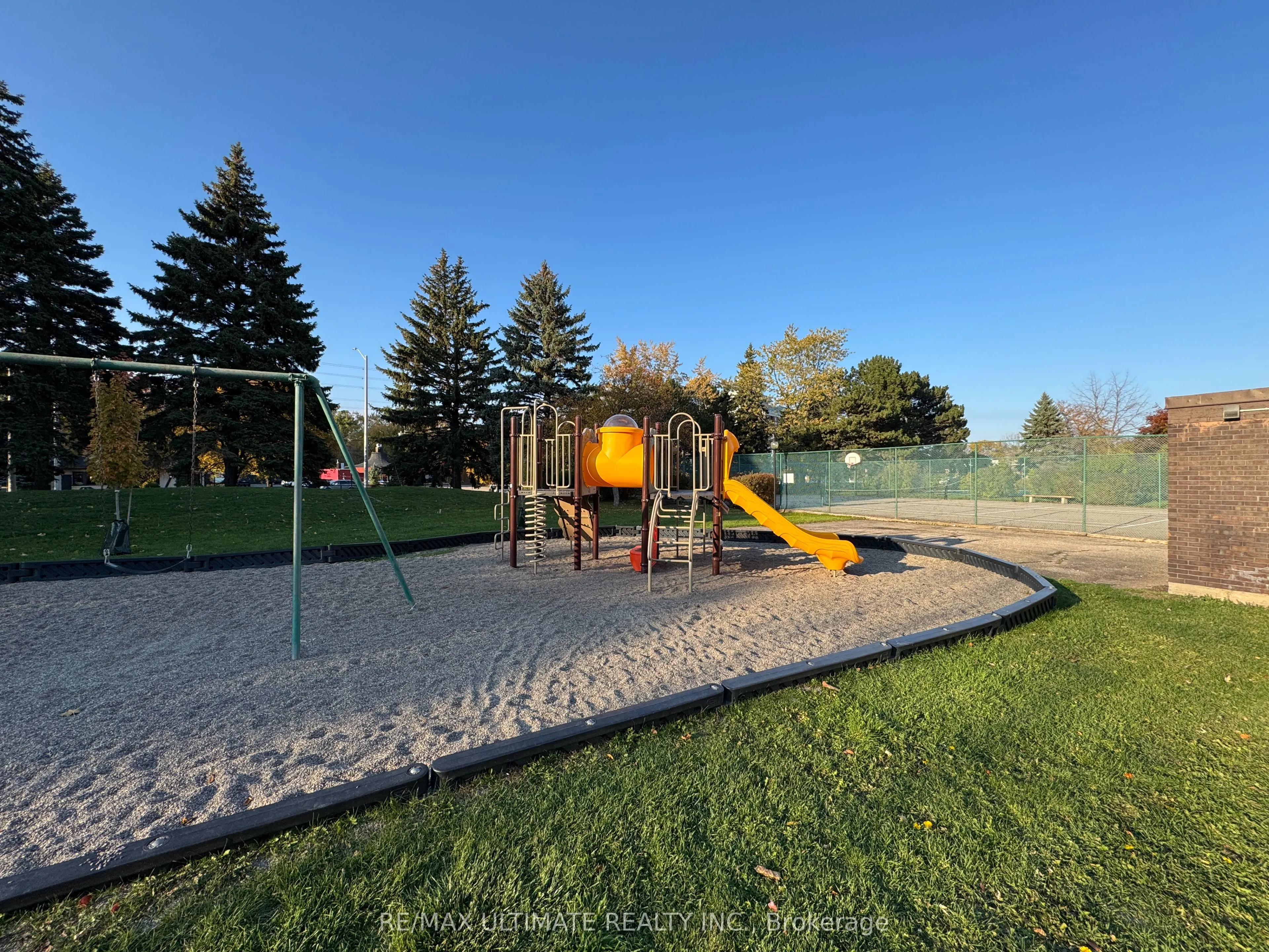 966 Inverhouse Drive #1004