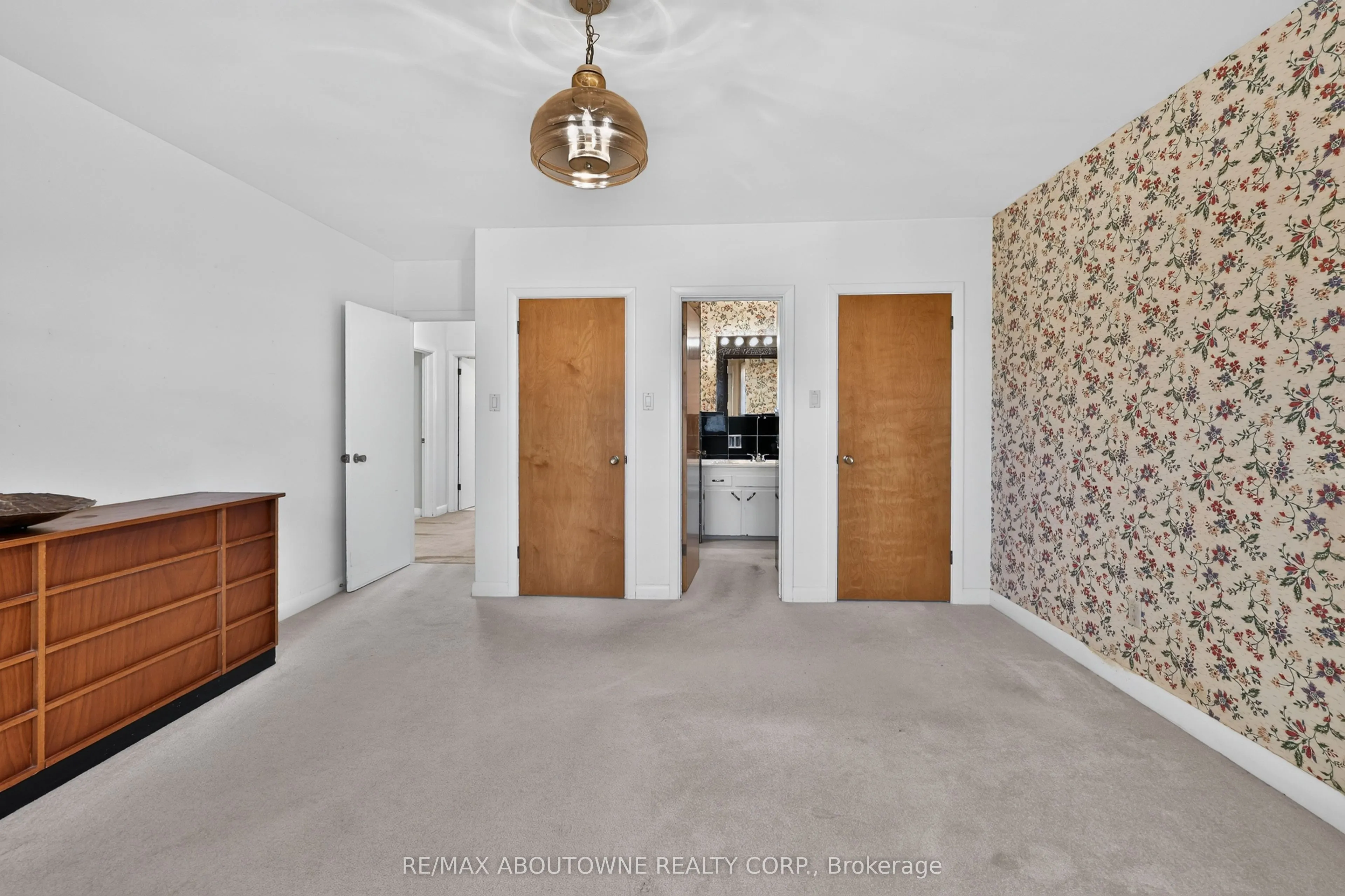2086 Glenforest Crescent