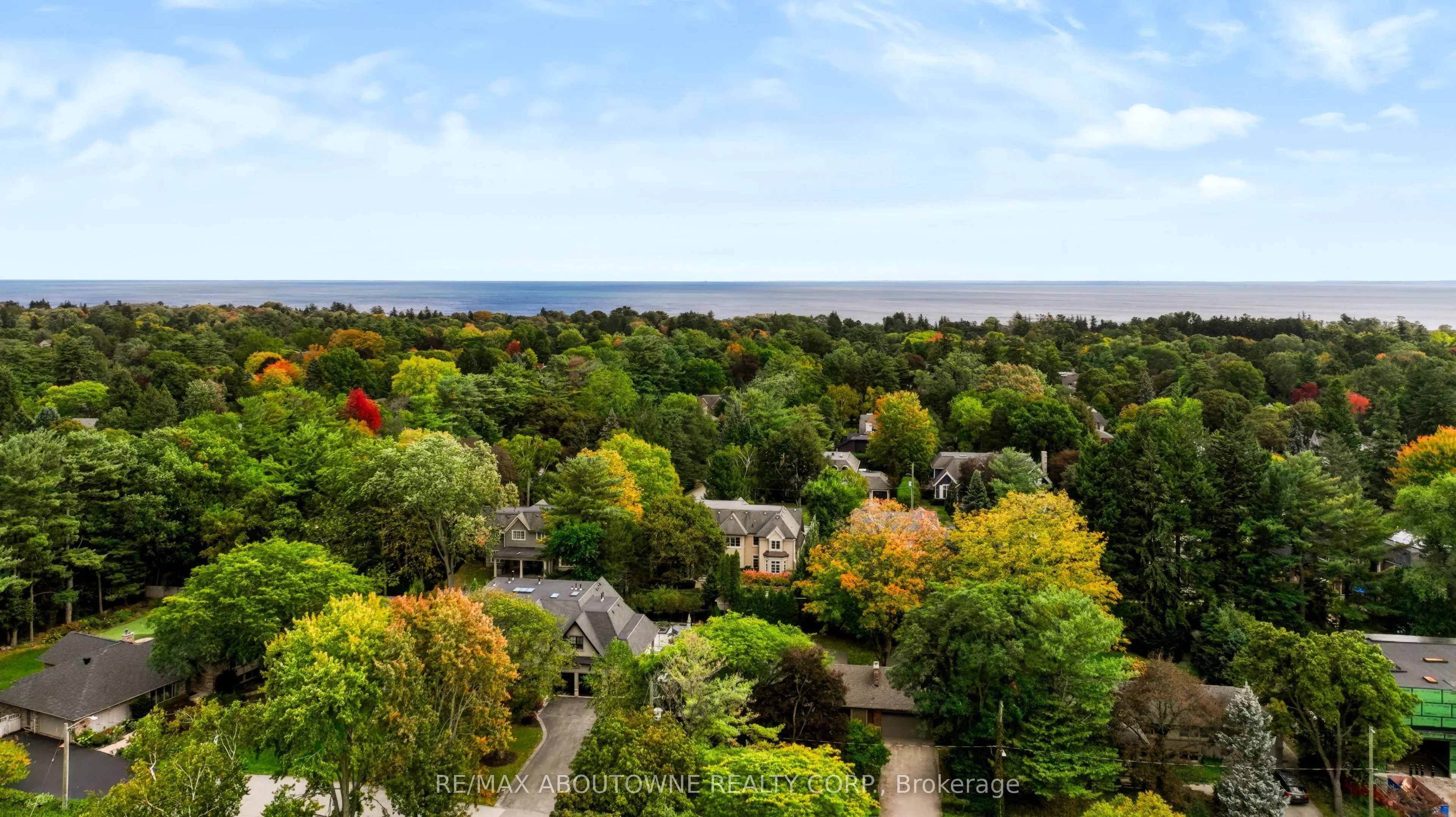 2086 Glenforest Crescent