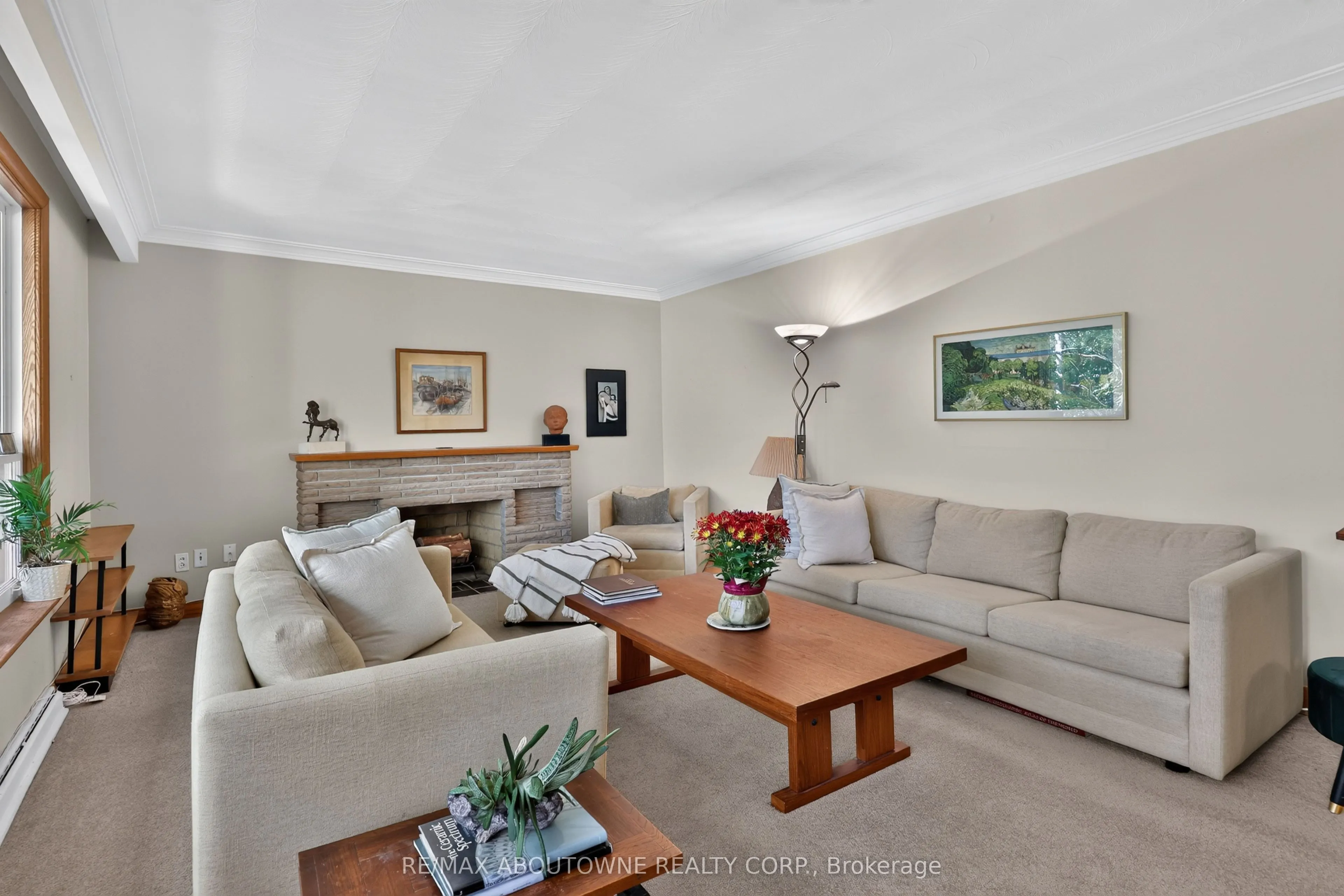 2086 Glenforest Crescent