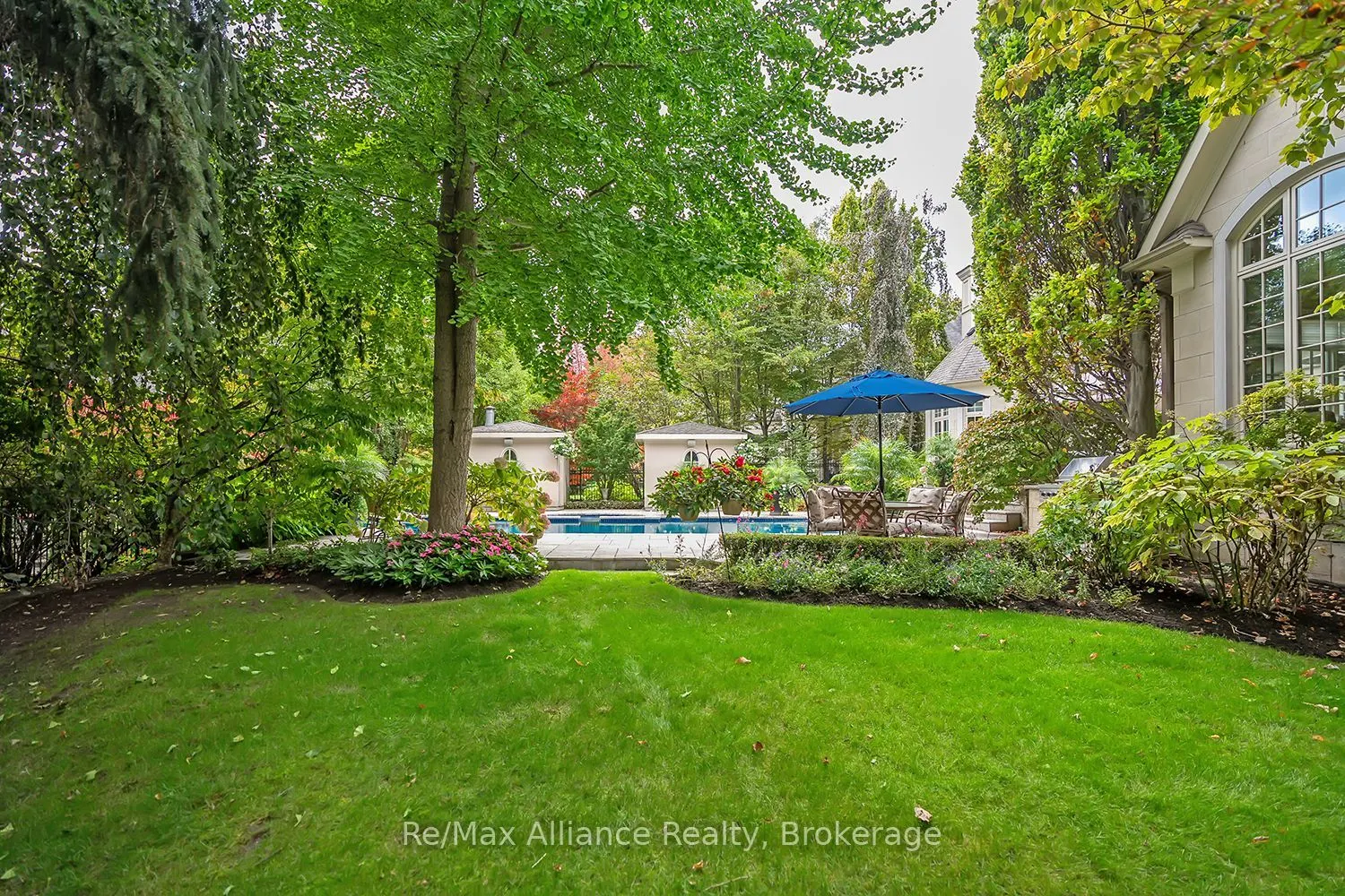 1426 Lakeshore Road E