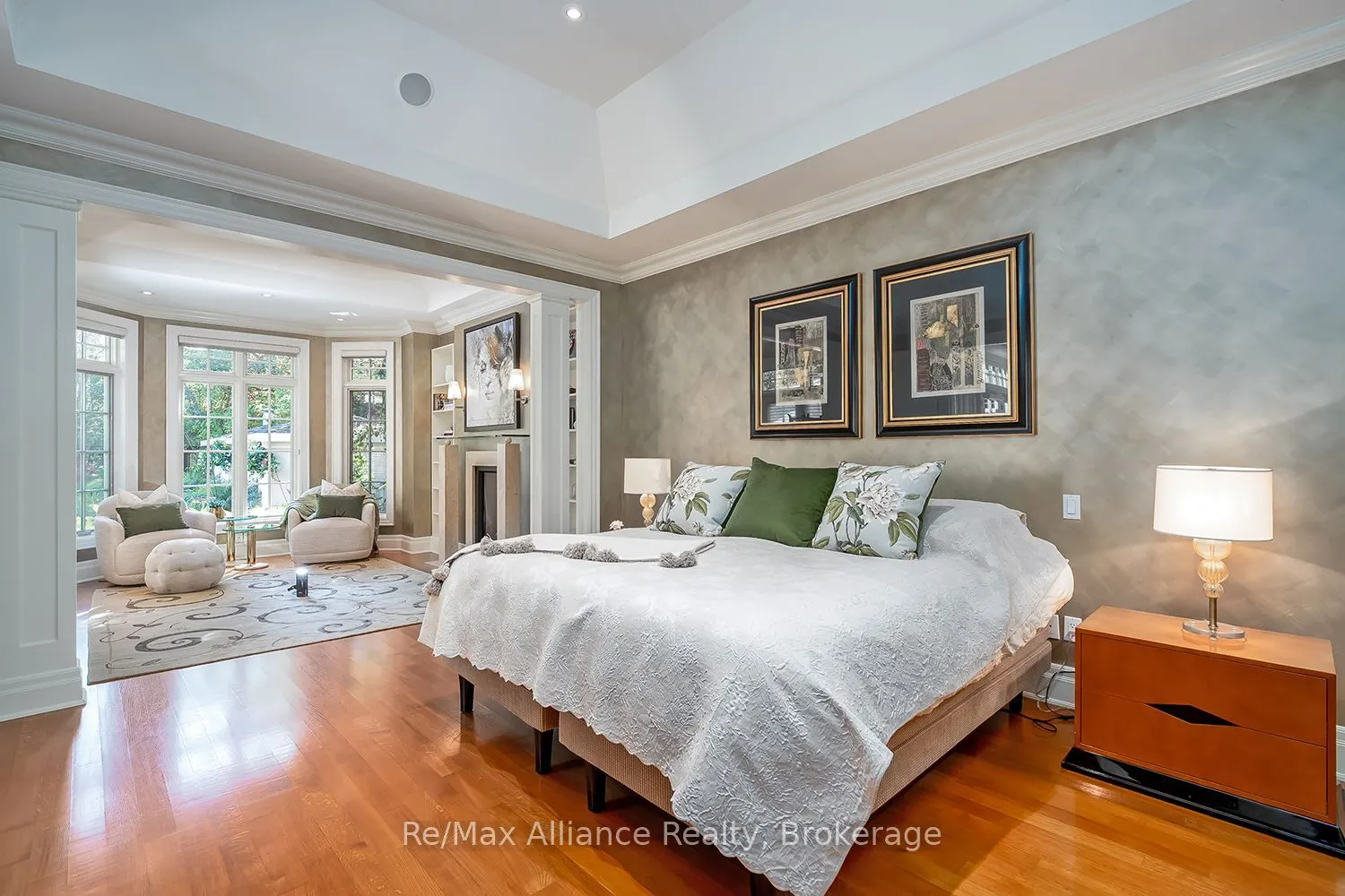 1426 Lakeshore Road E