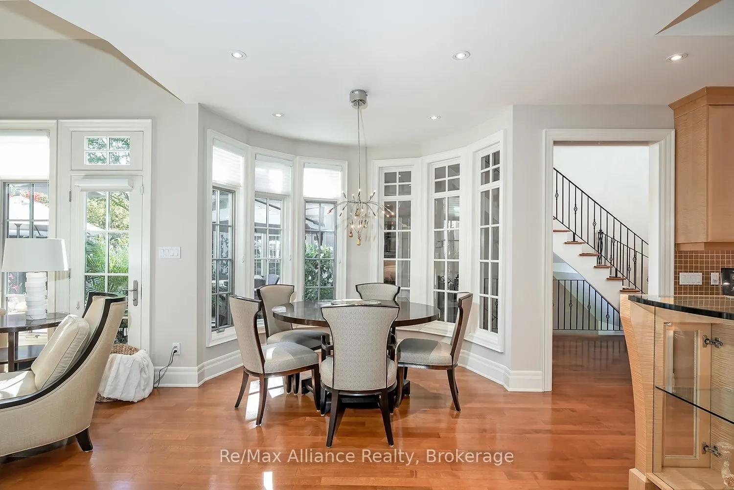 1426 Lakeshore Road E