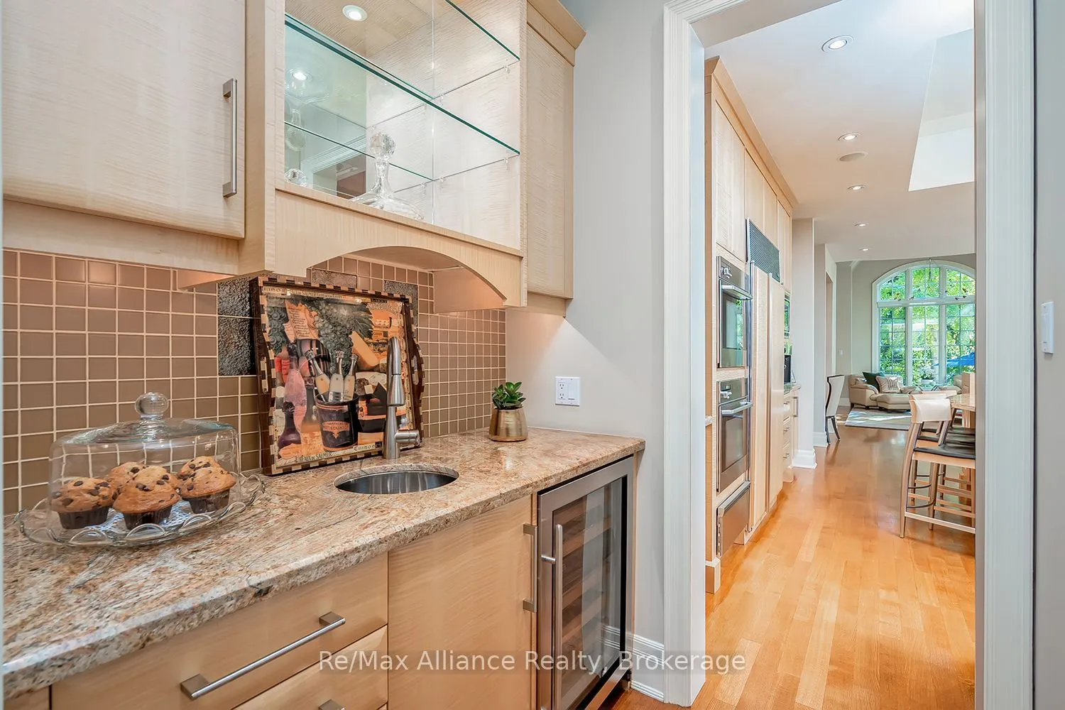 1426 Lakeshore Road E