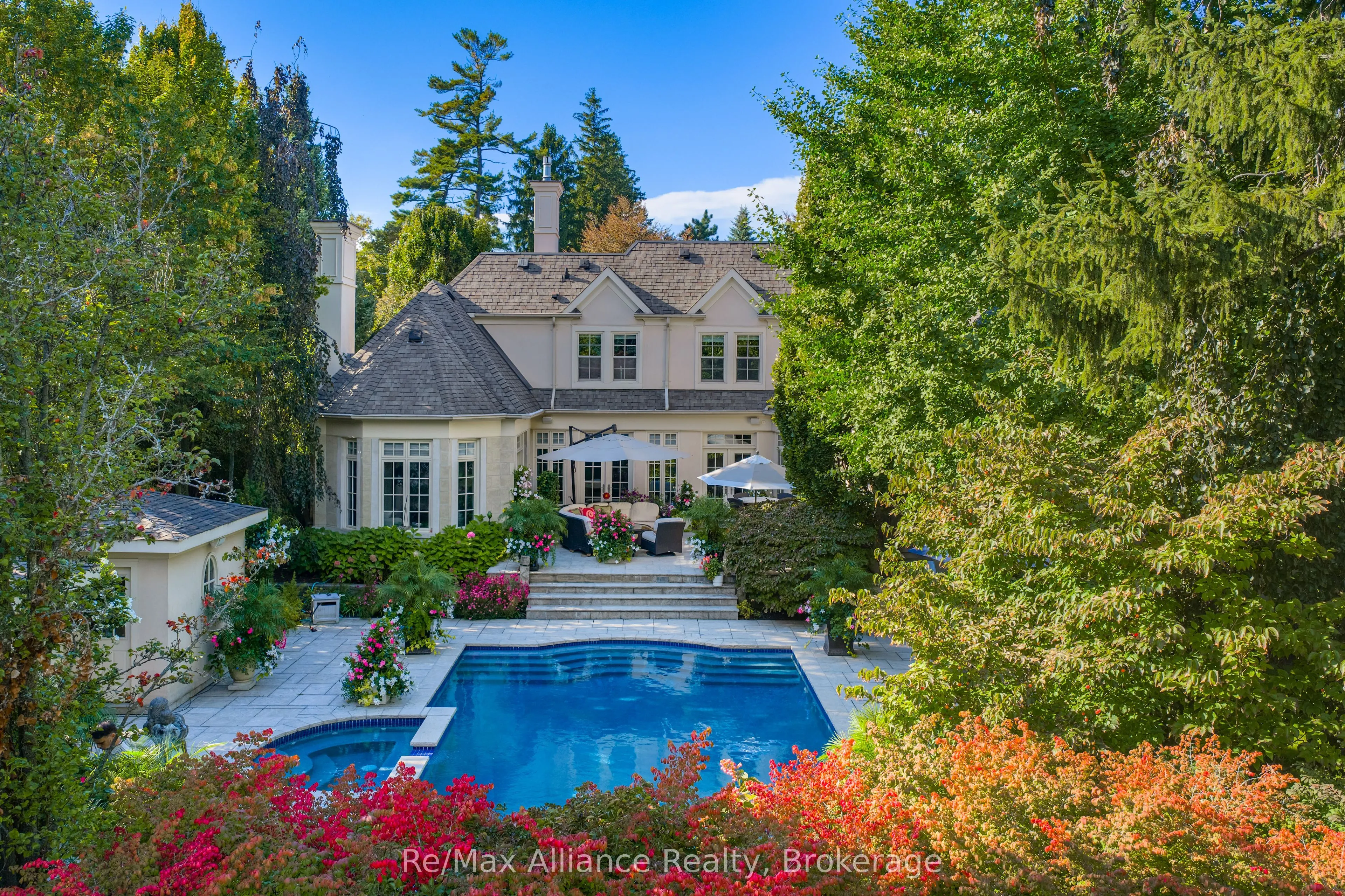 1426 Lakeshore Road E