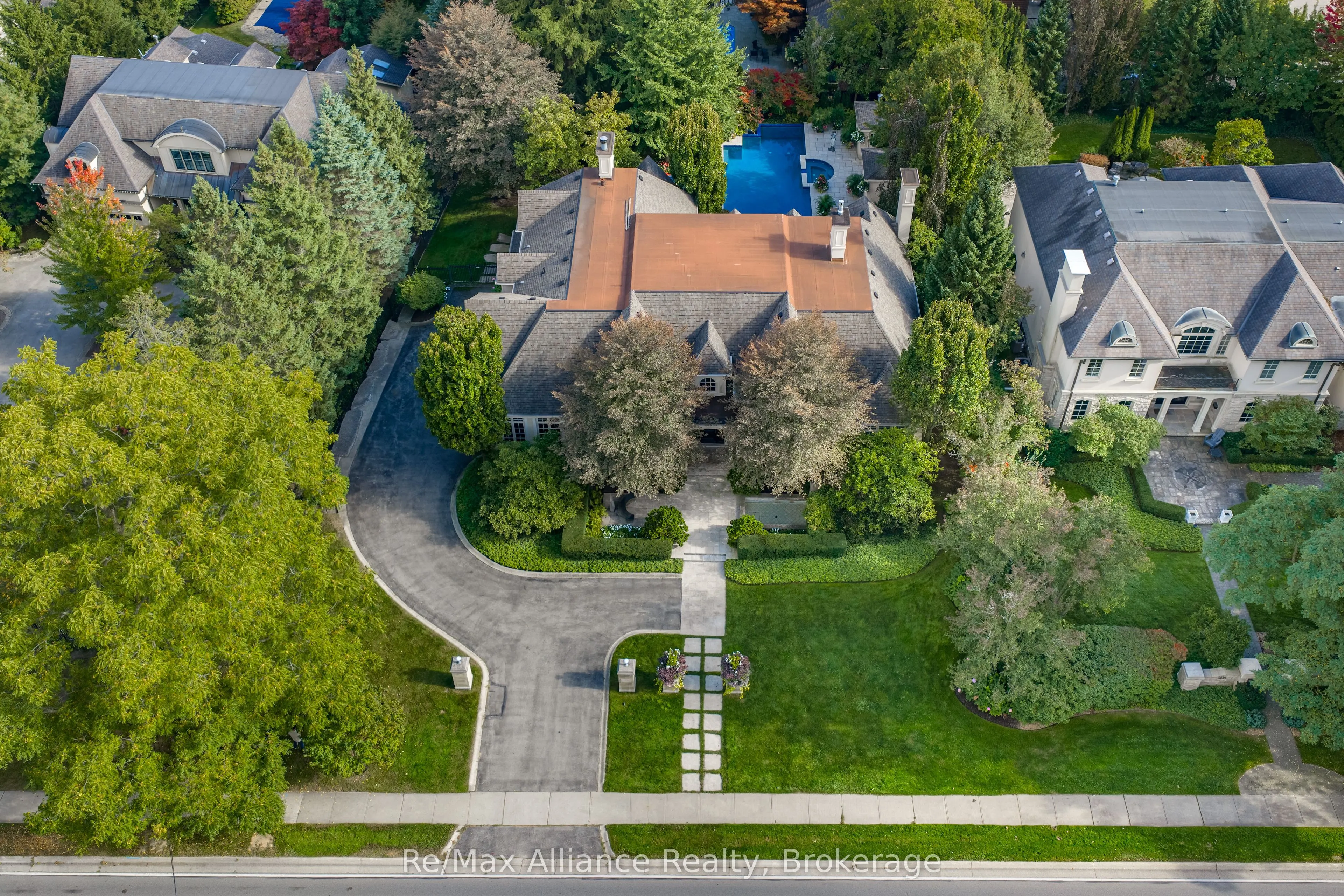 1426 Lakeshore Road E