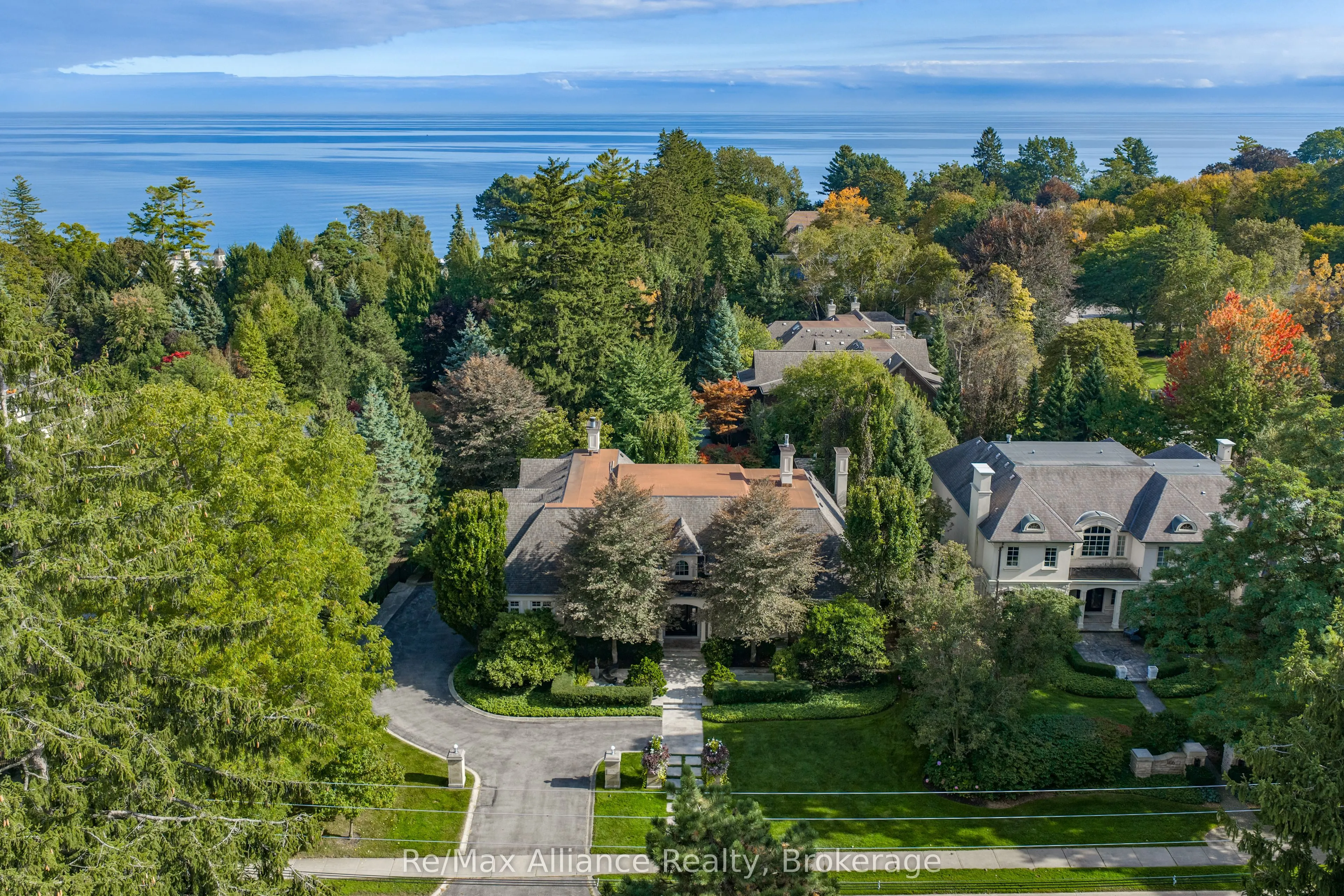 1426 Lakeshore Road E
