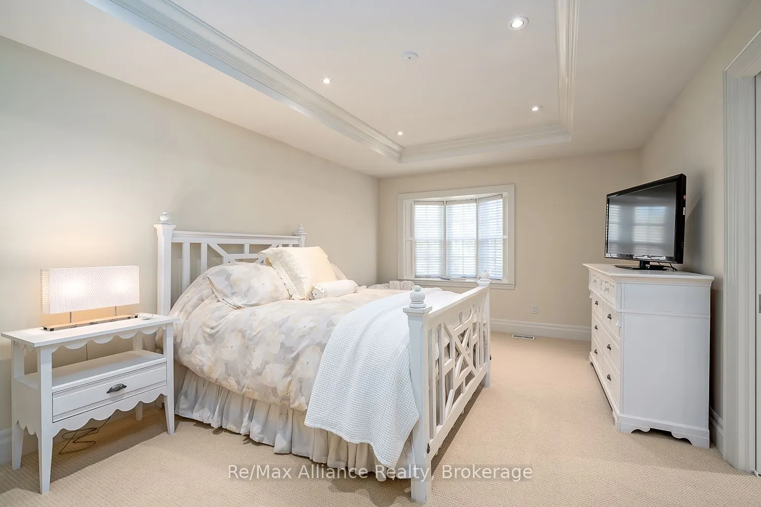 1426 Lakeshore Road E