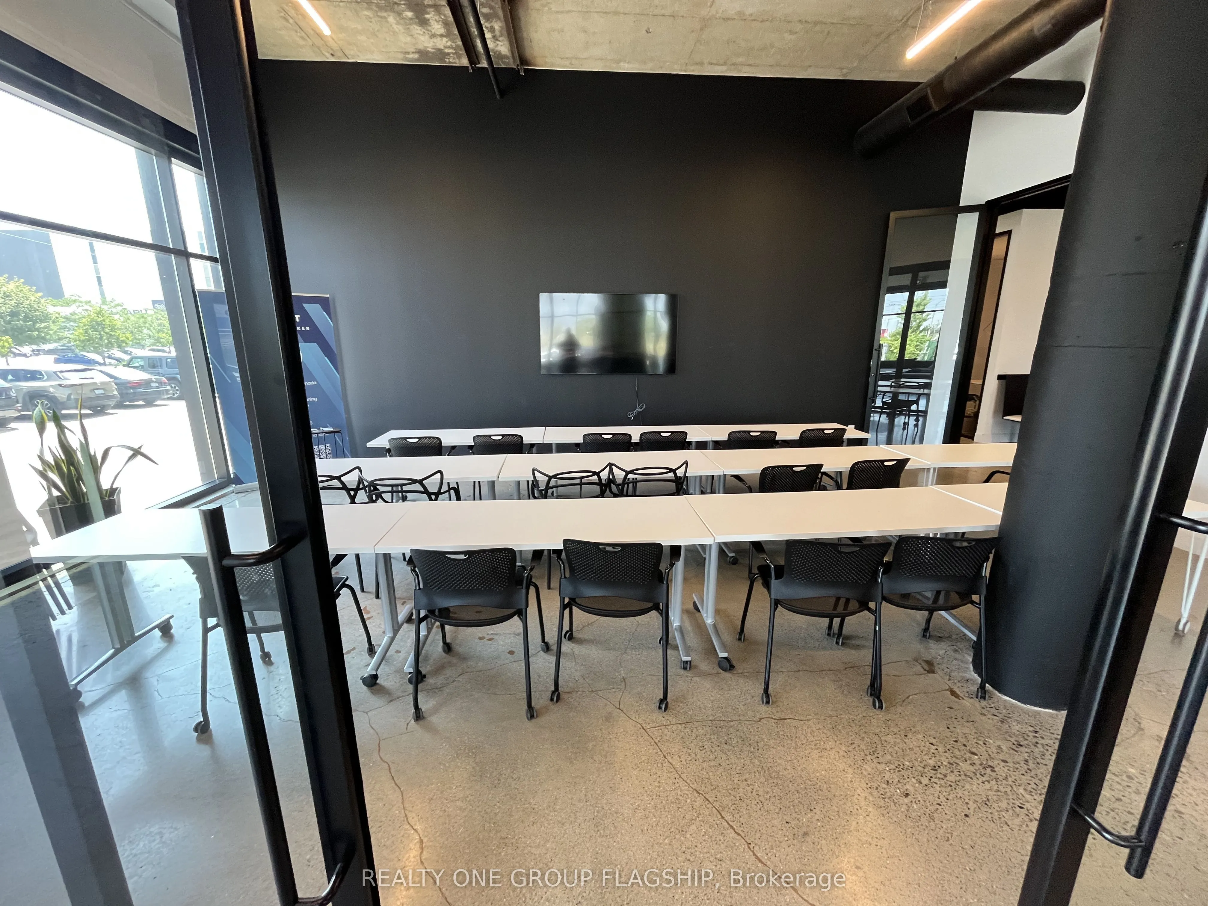 1377 The Queensway #101-P6