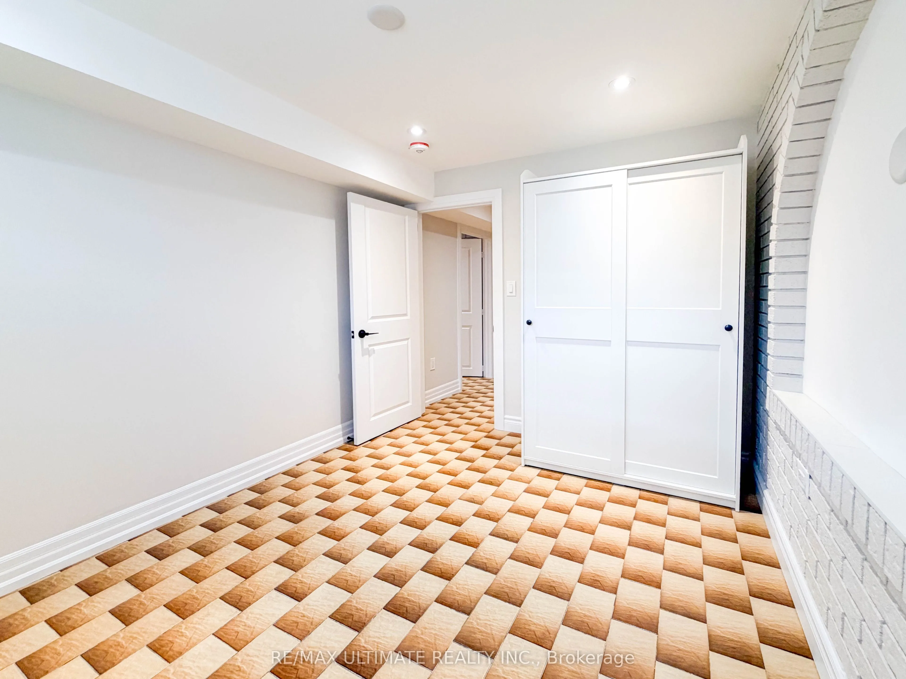 1077 Glencairn Avenue #Lower