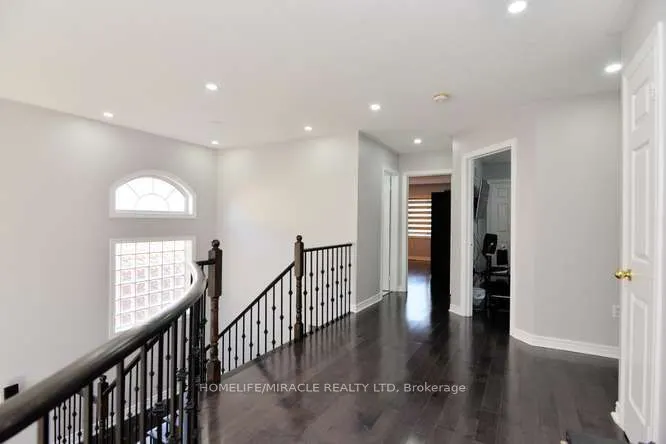 12 Plateau Drive