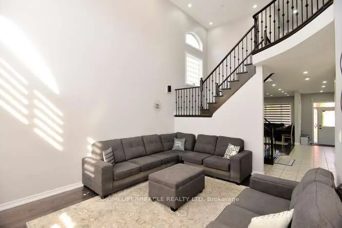 12 Plateau Drive