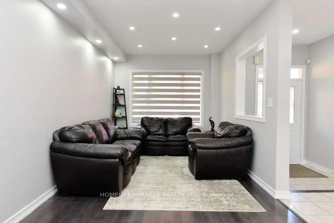 12 Plateau Drive
