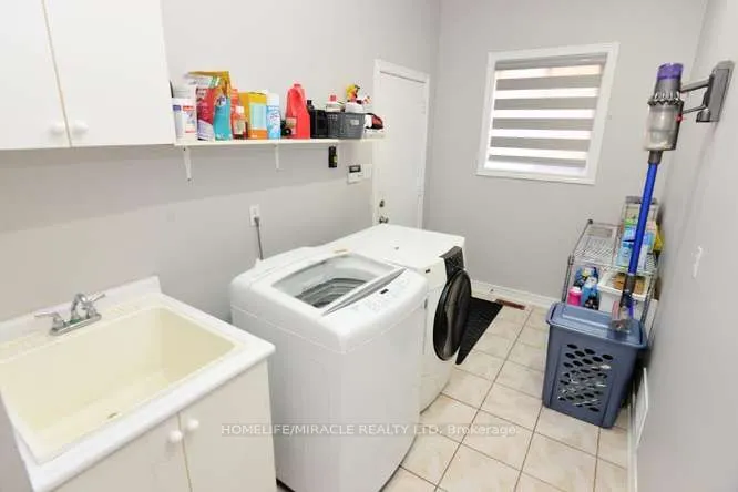 12 Plateau Drive