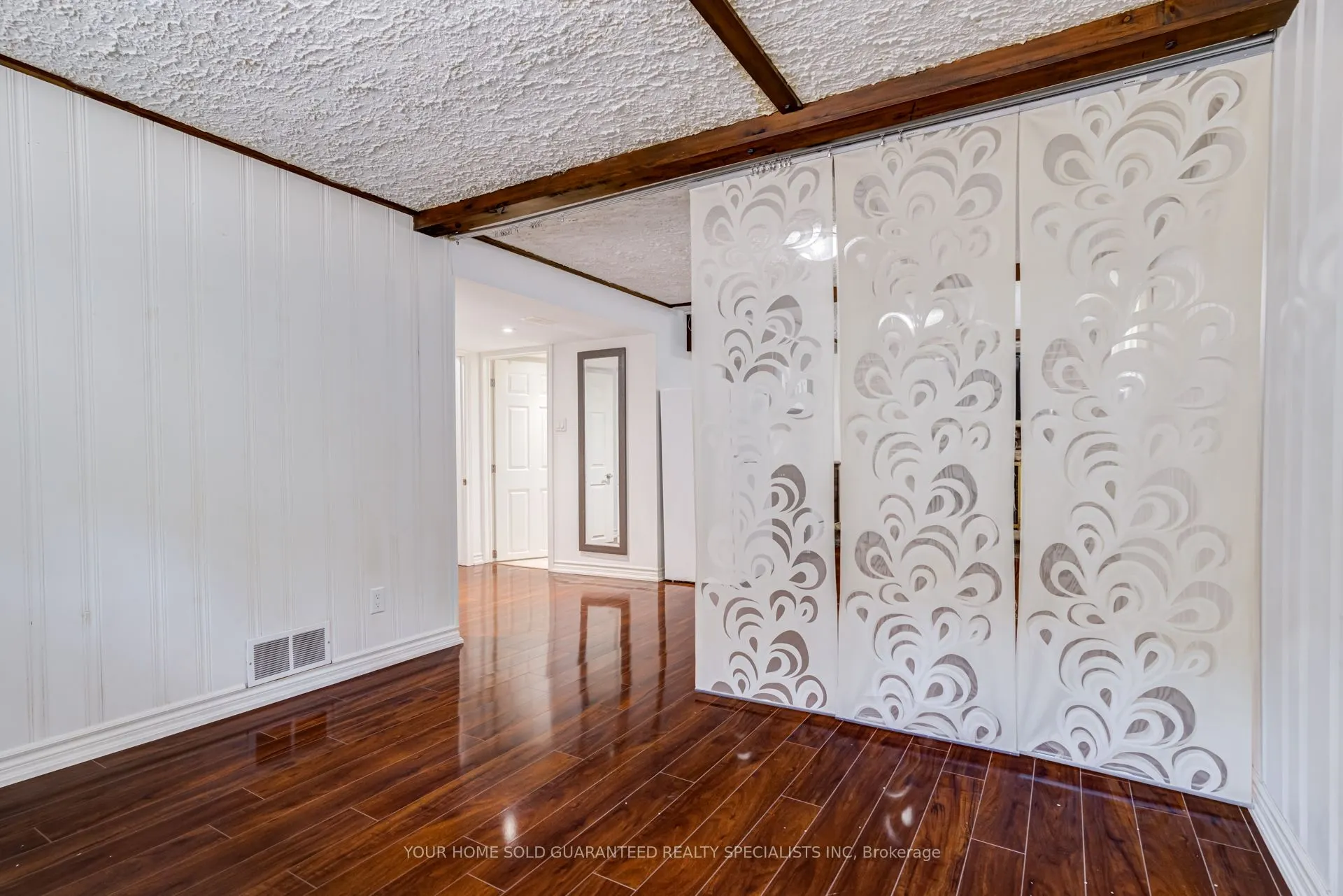5 Hallow Crescent