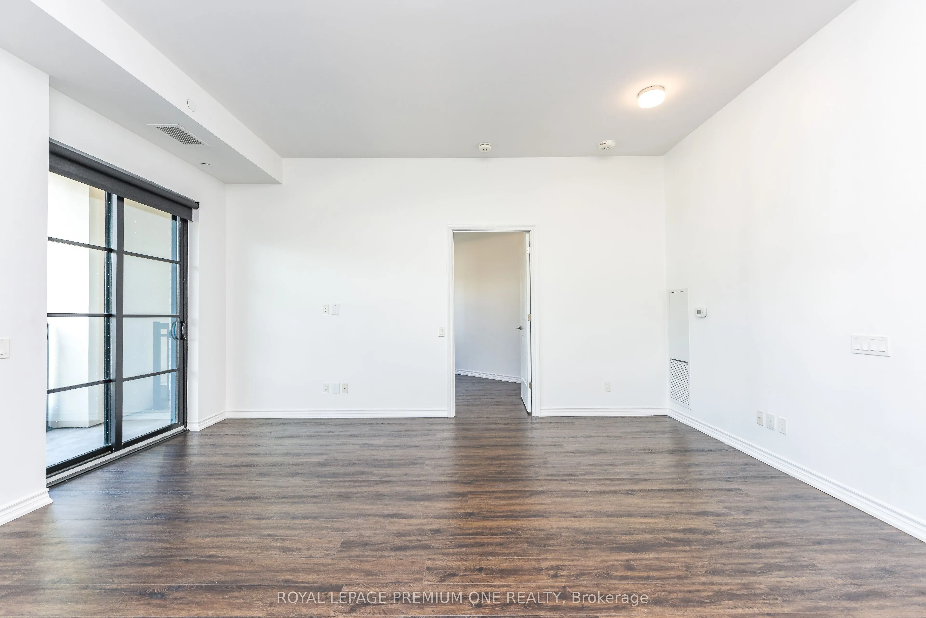 571 Prince Edward Drive N #309