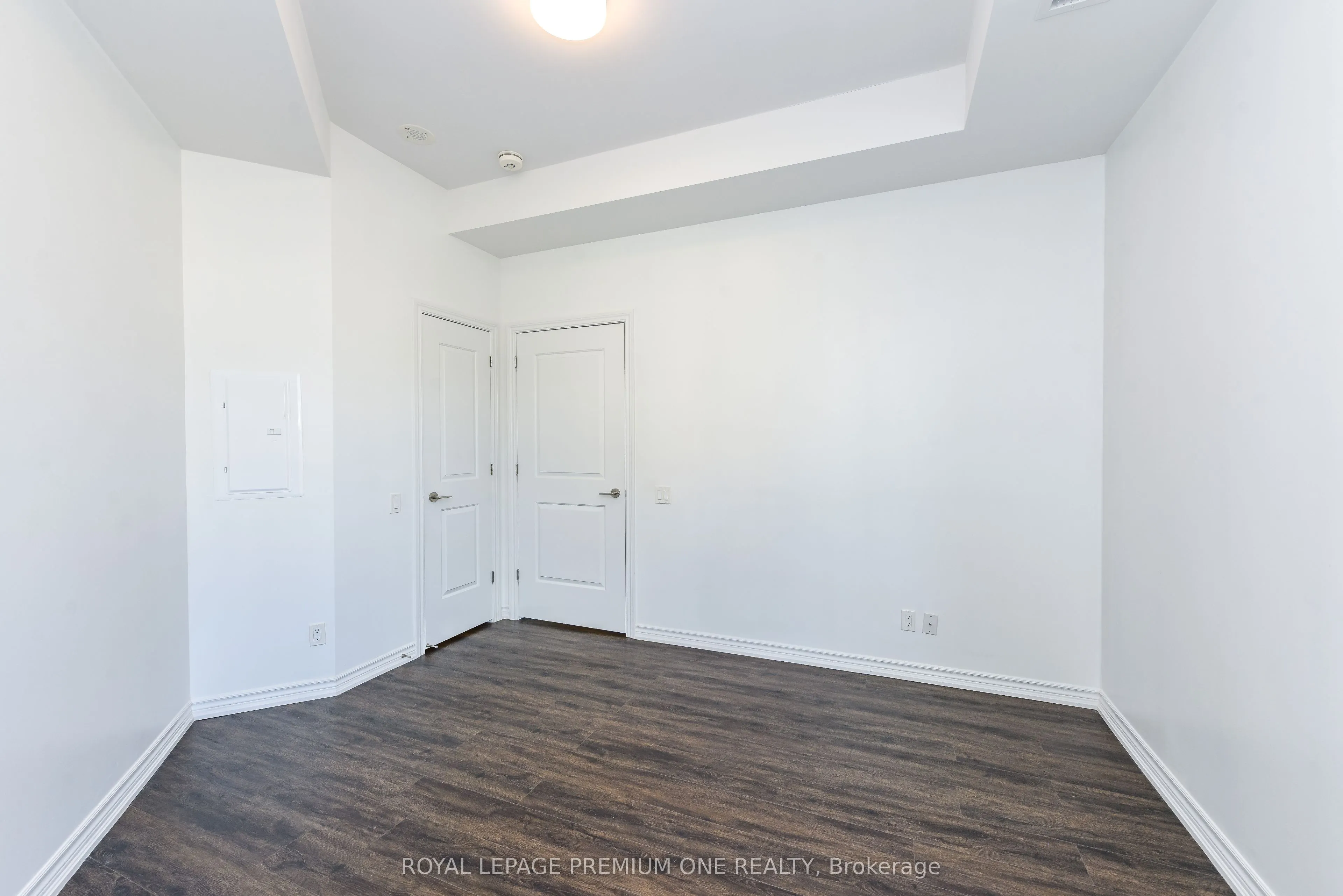 571 Prince Edward Drive N #309