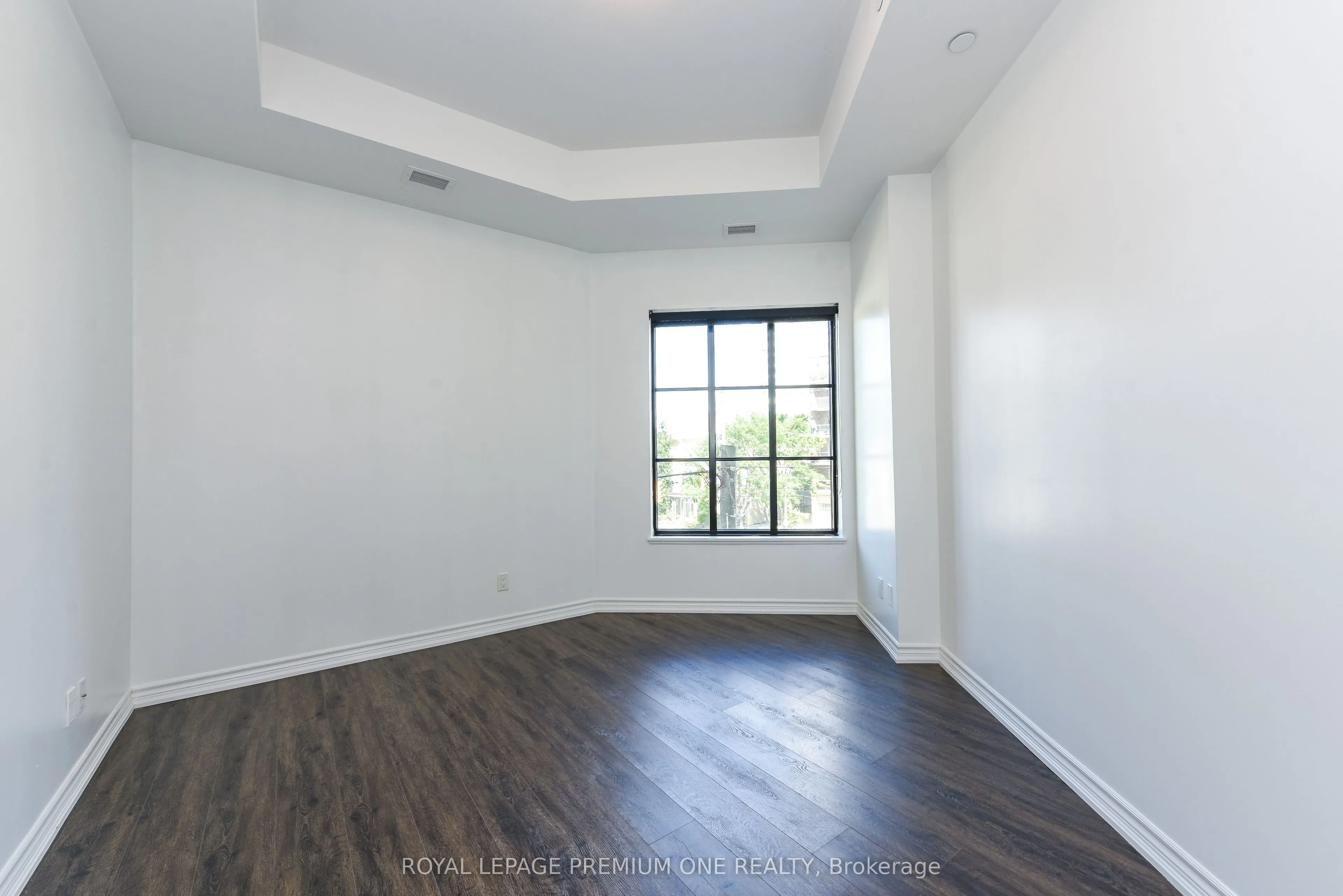 571 Prince Edward Drive N #309