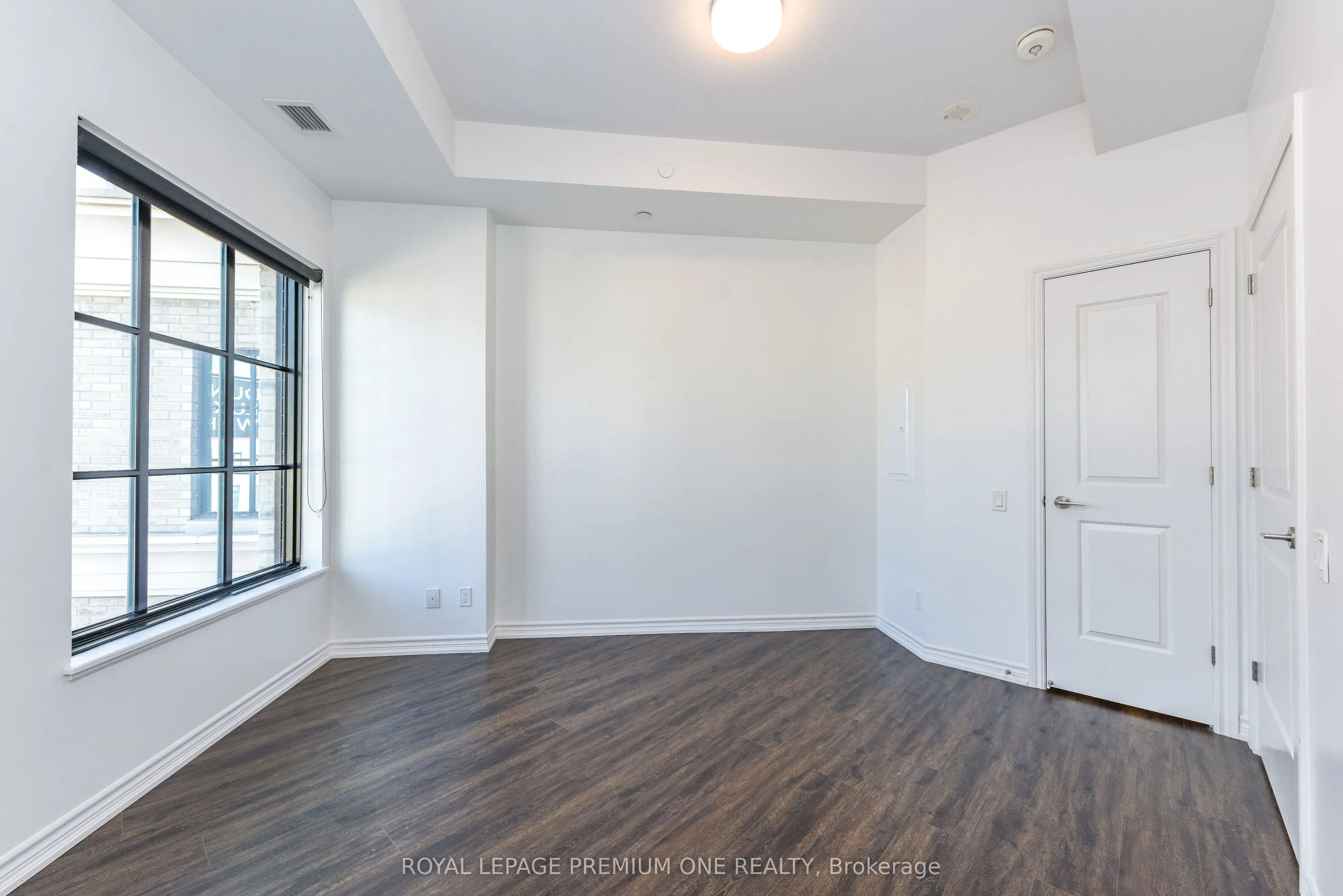 571 Prince Edward Drive N #309