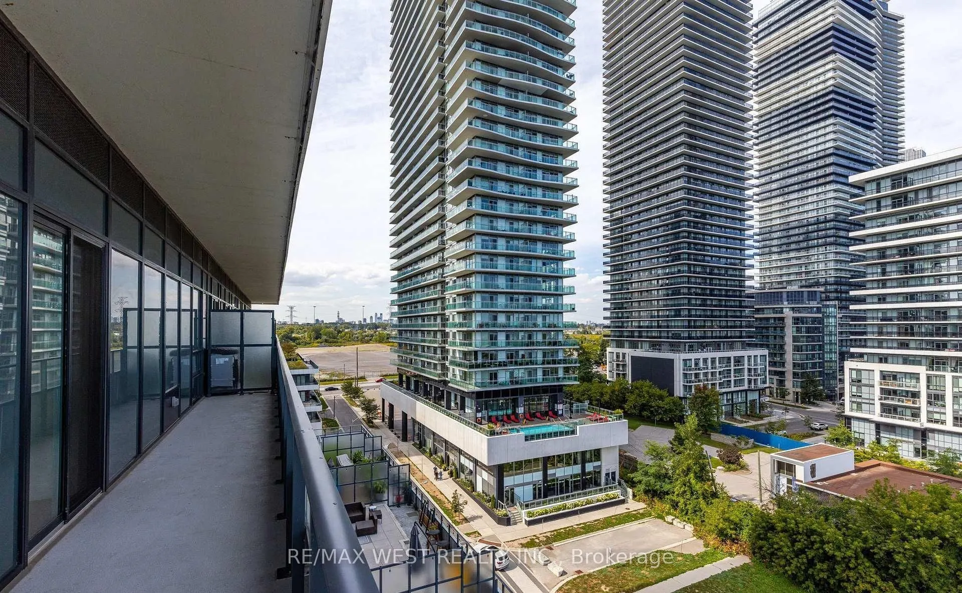 20 Shore Breeze Drive #702
