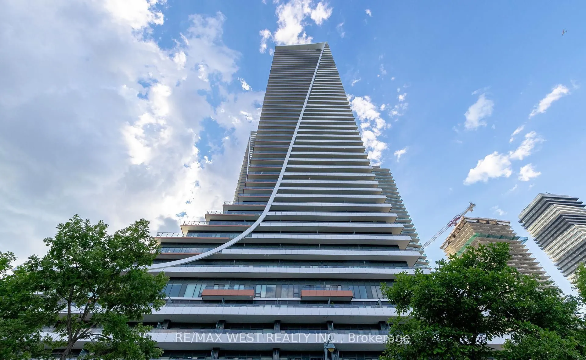 20 Shore Breeze Drive #702