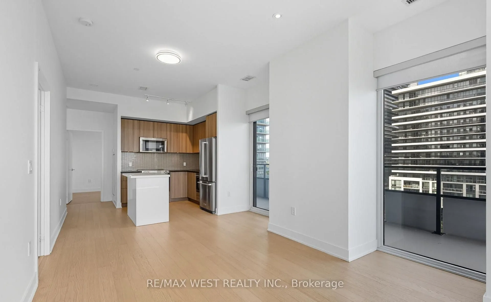 20 Shore Breeze Drive #702
