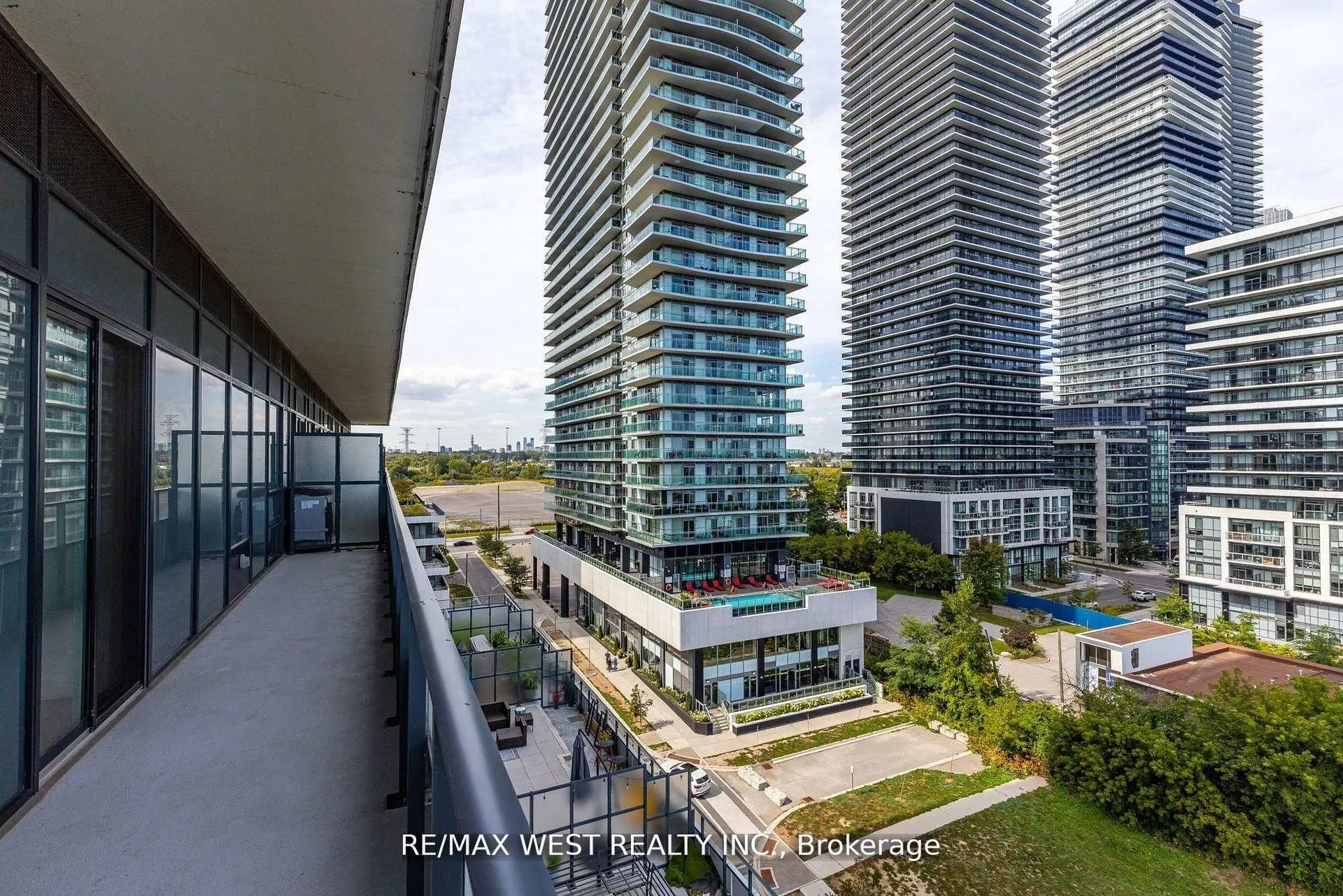20 Shore Breeze Drive #702