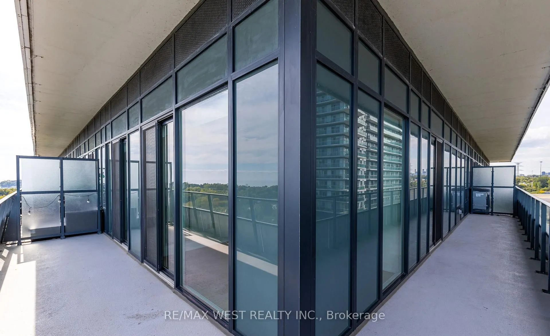 20 Shore Breeze Drive #702