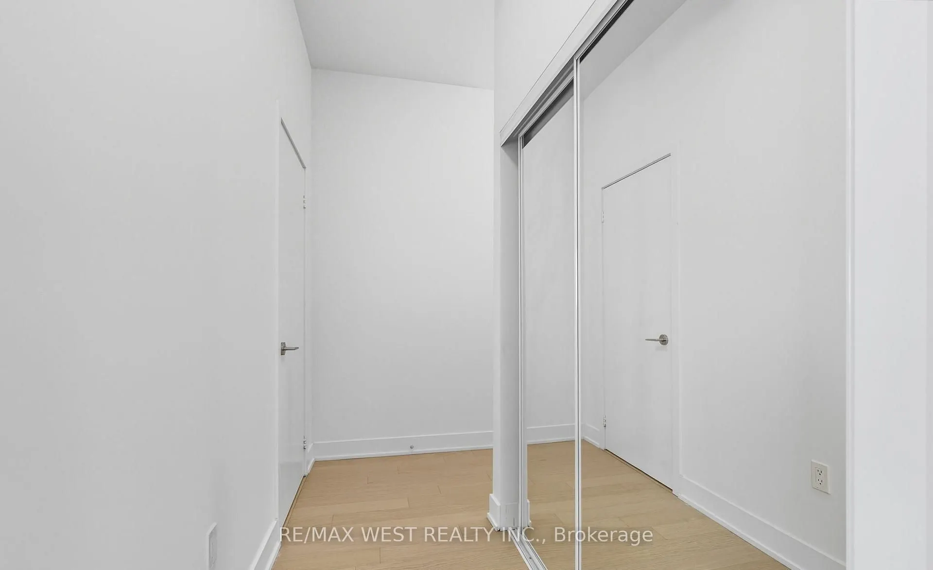 20 Shore Breeze Drive #702