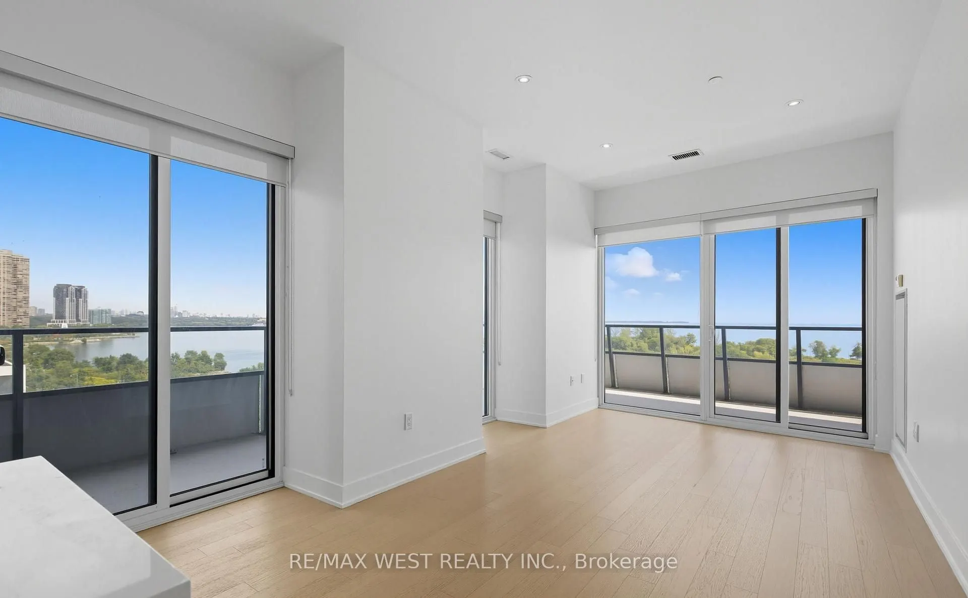 20 Shore Breeze Drive #702