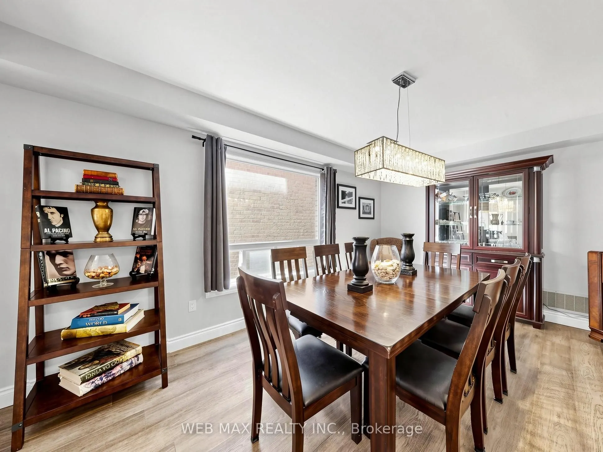 13 Loontail Street N