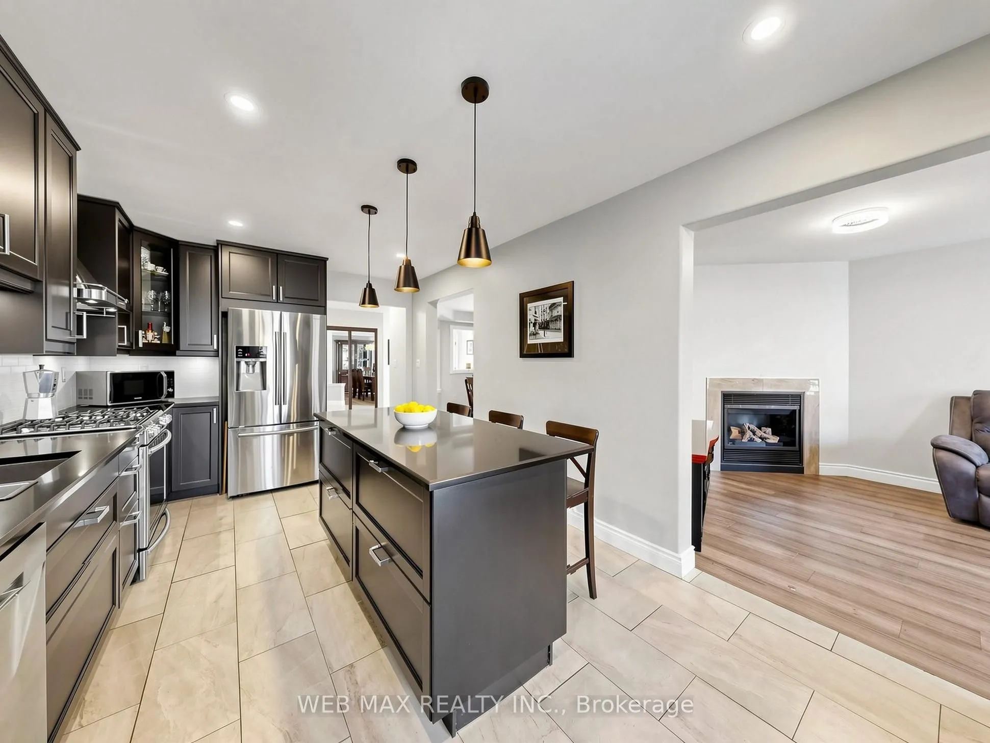 13 Loontail Street N